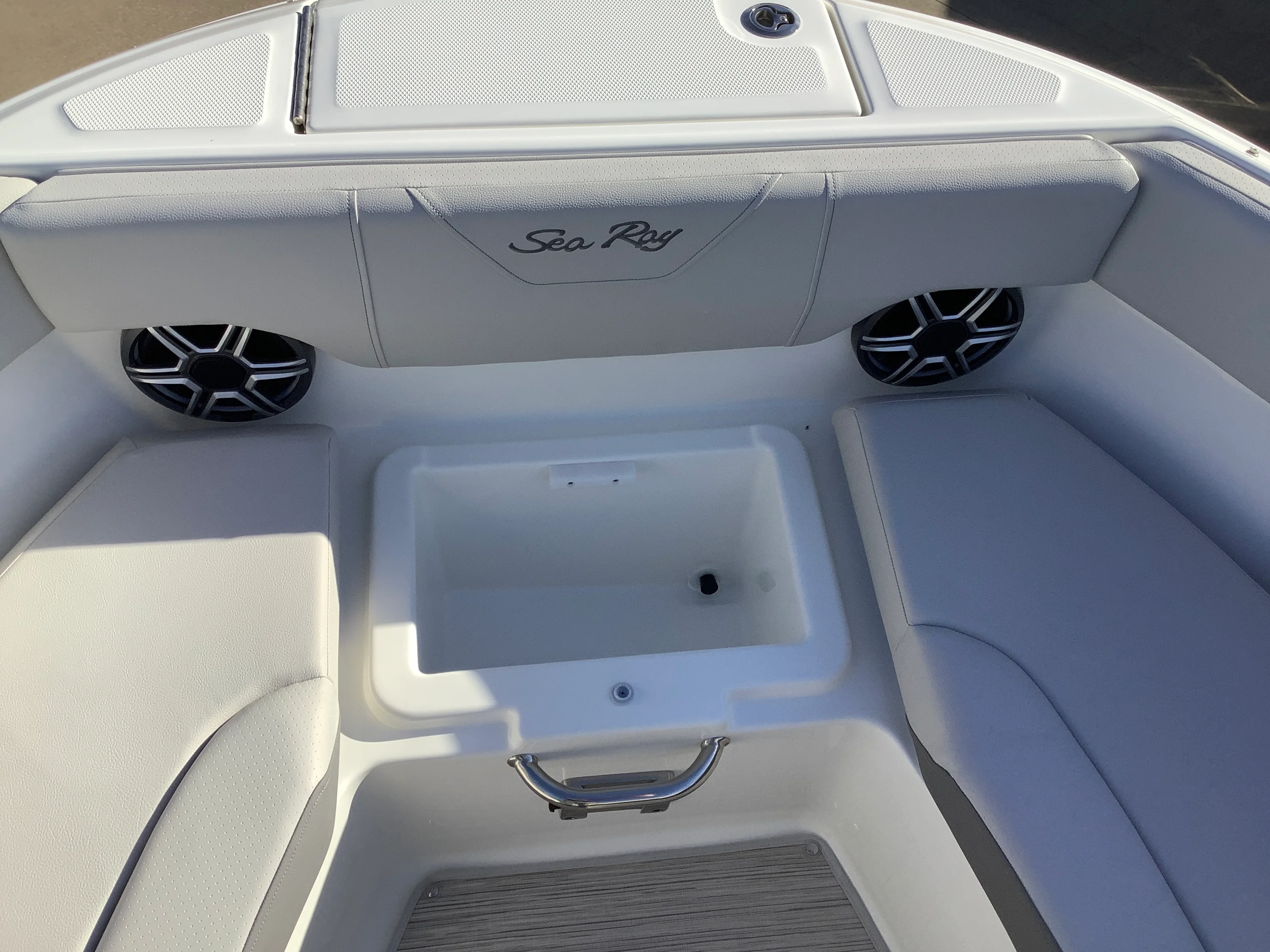 2026 Sea Ray SDX 230 Image Thumbnail #28