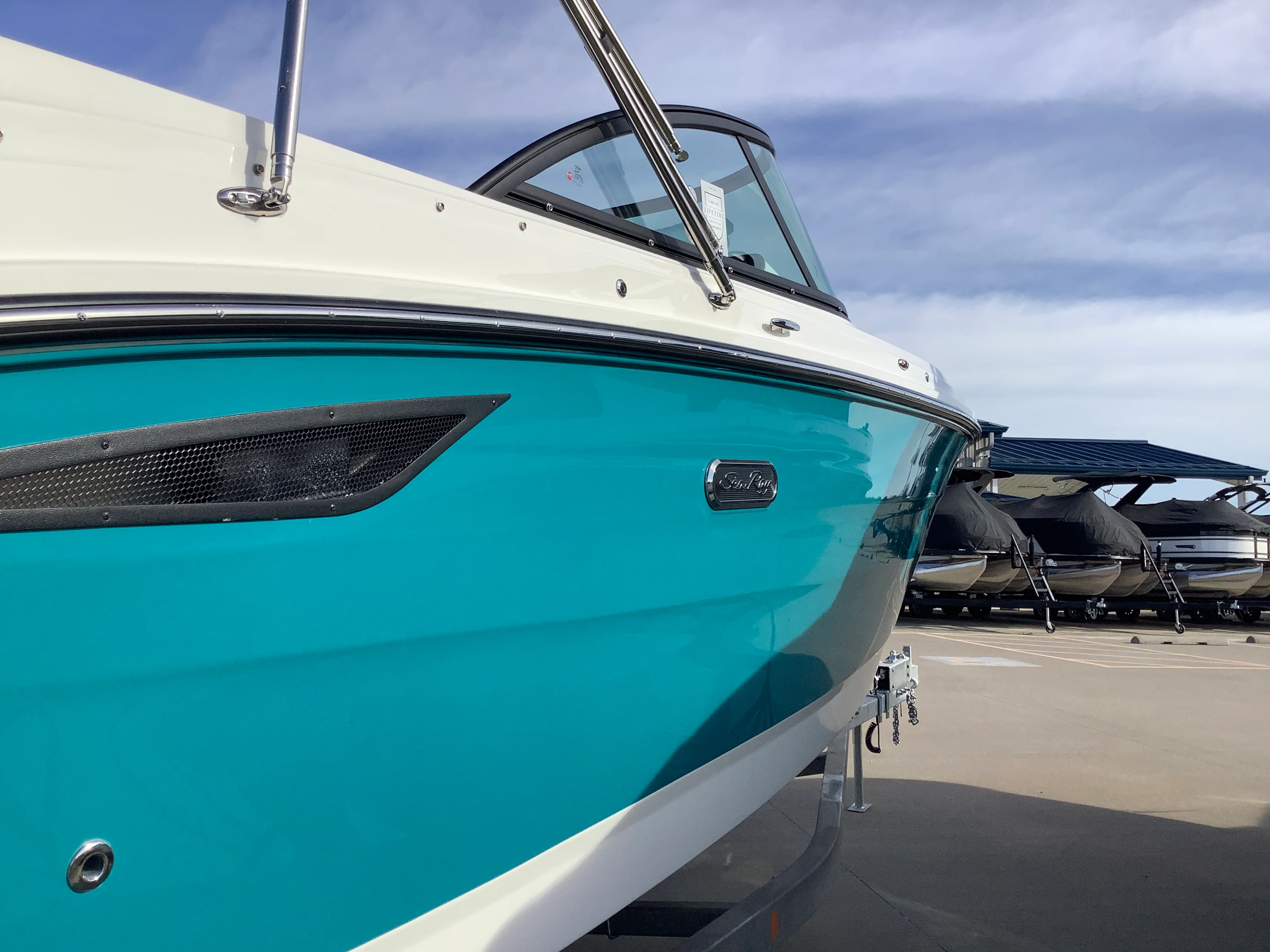 2026 Sea Ray SDX 230 Image Thumbnail #2