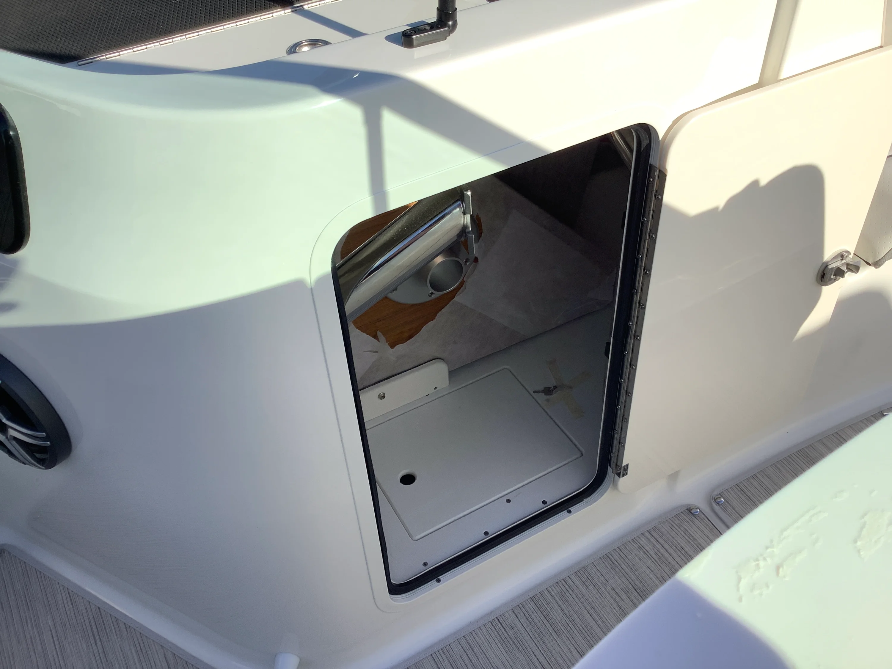 2026 Sea Ray SDX 230 Image Thumbnail #24