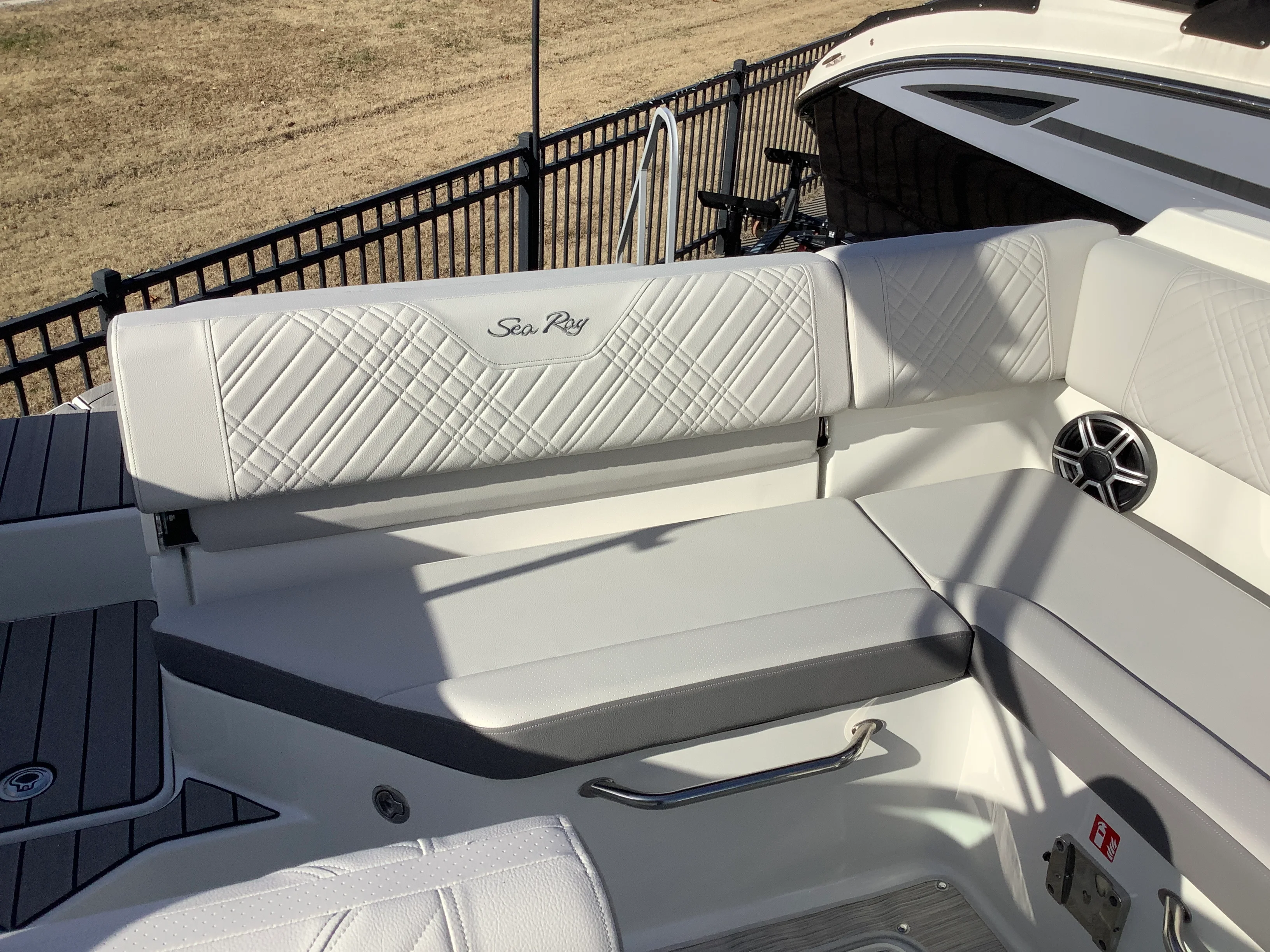 2026 Sea Ray SDX 230 Image Thumbnail #10