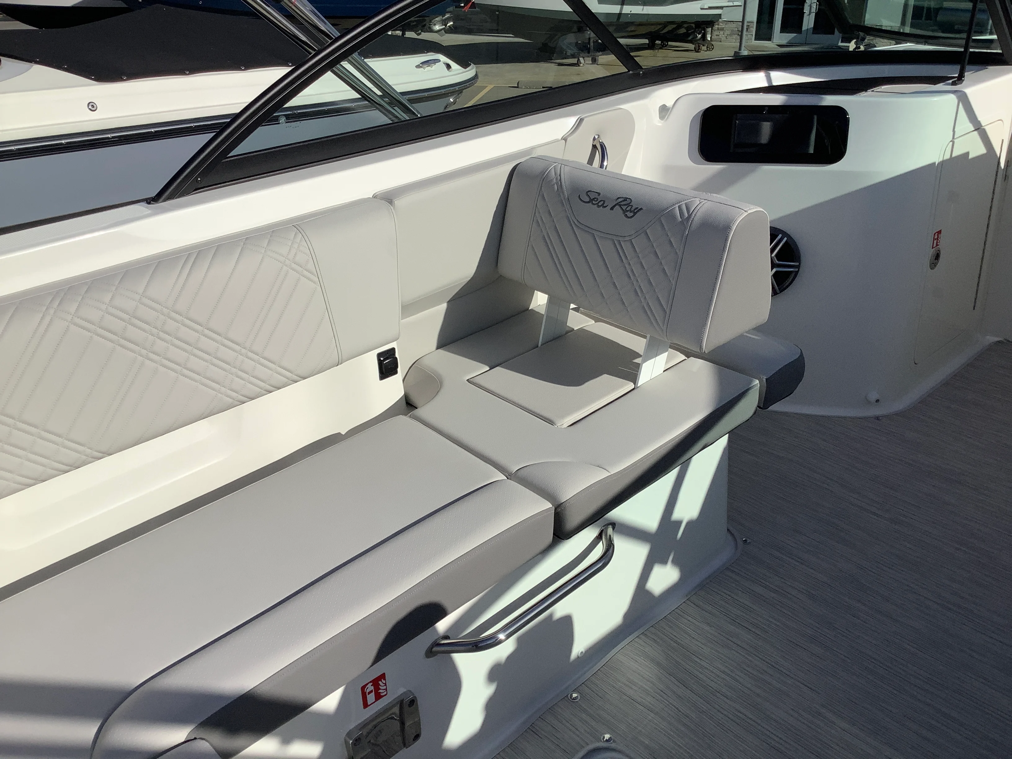 2026 Sea Ray SDX 230 Image Thumbnail #15