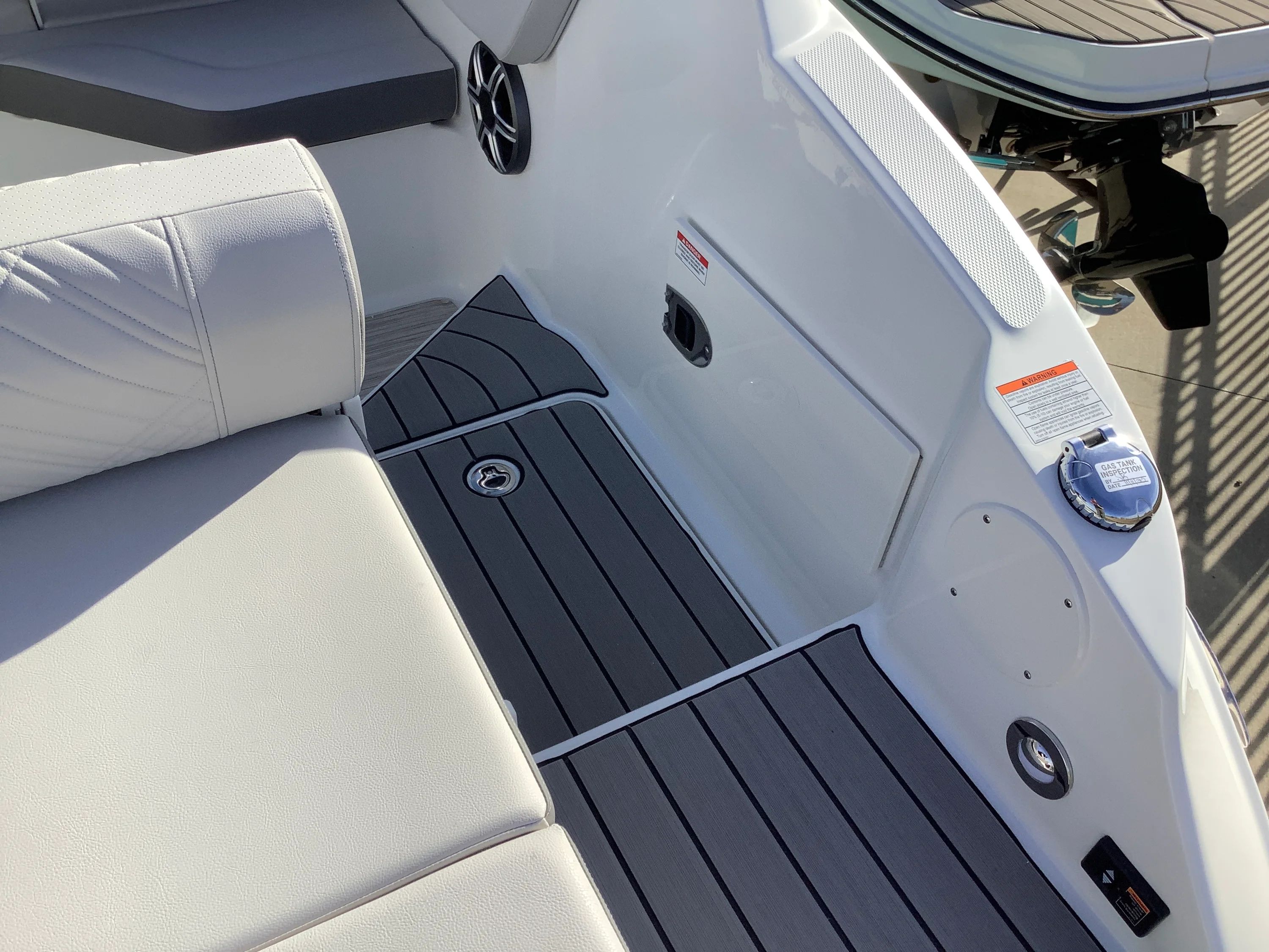 2026 Sea Ray SDX 230 Image Thumbnail #8