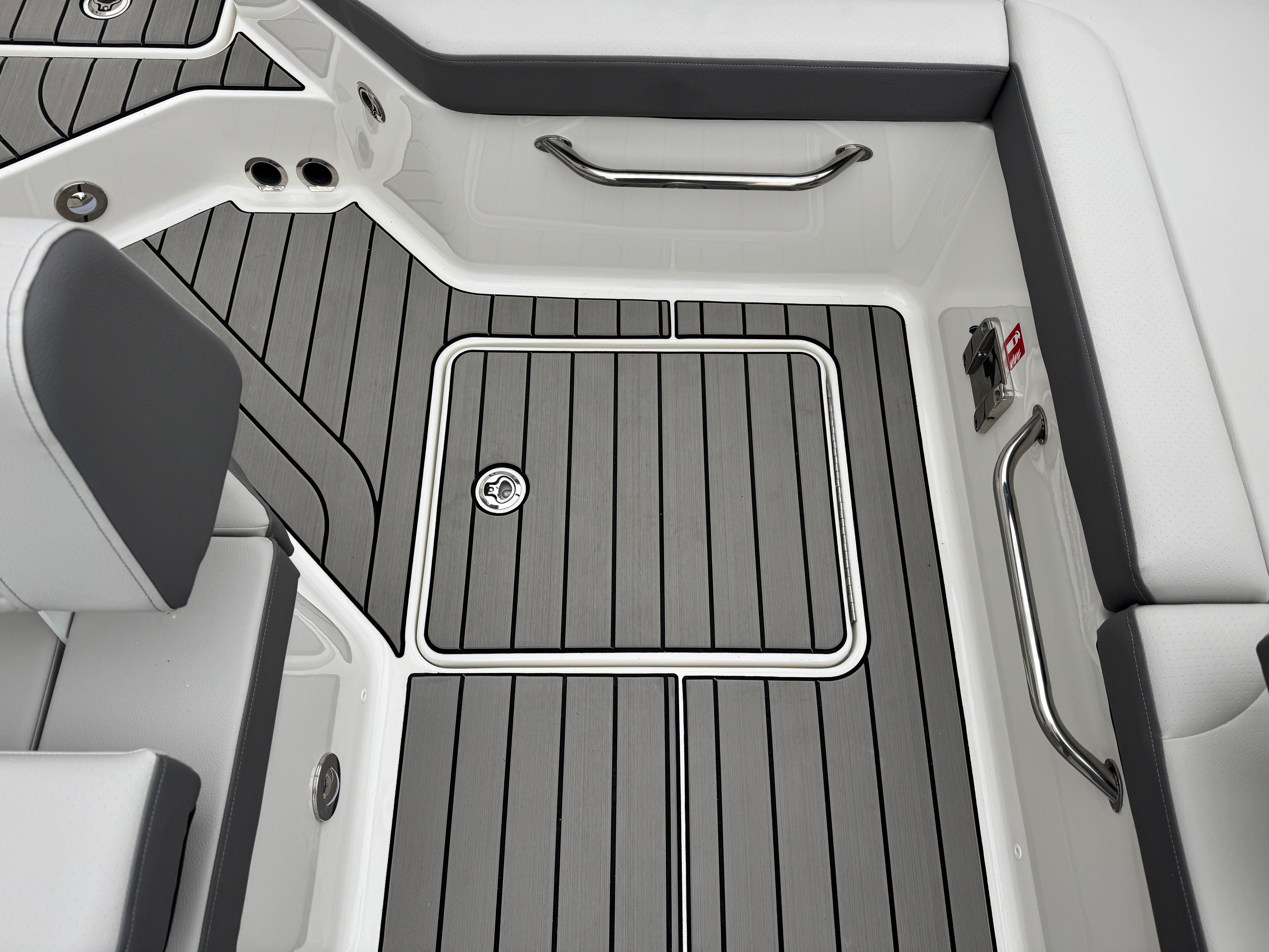 2026 Sea Ray SDX 230 Image Thumbnail #23