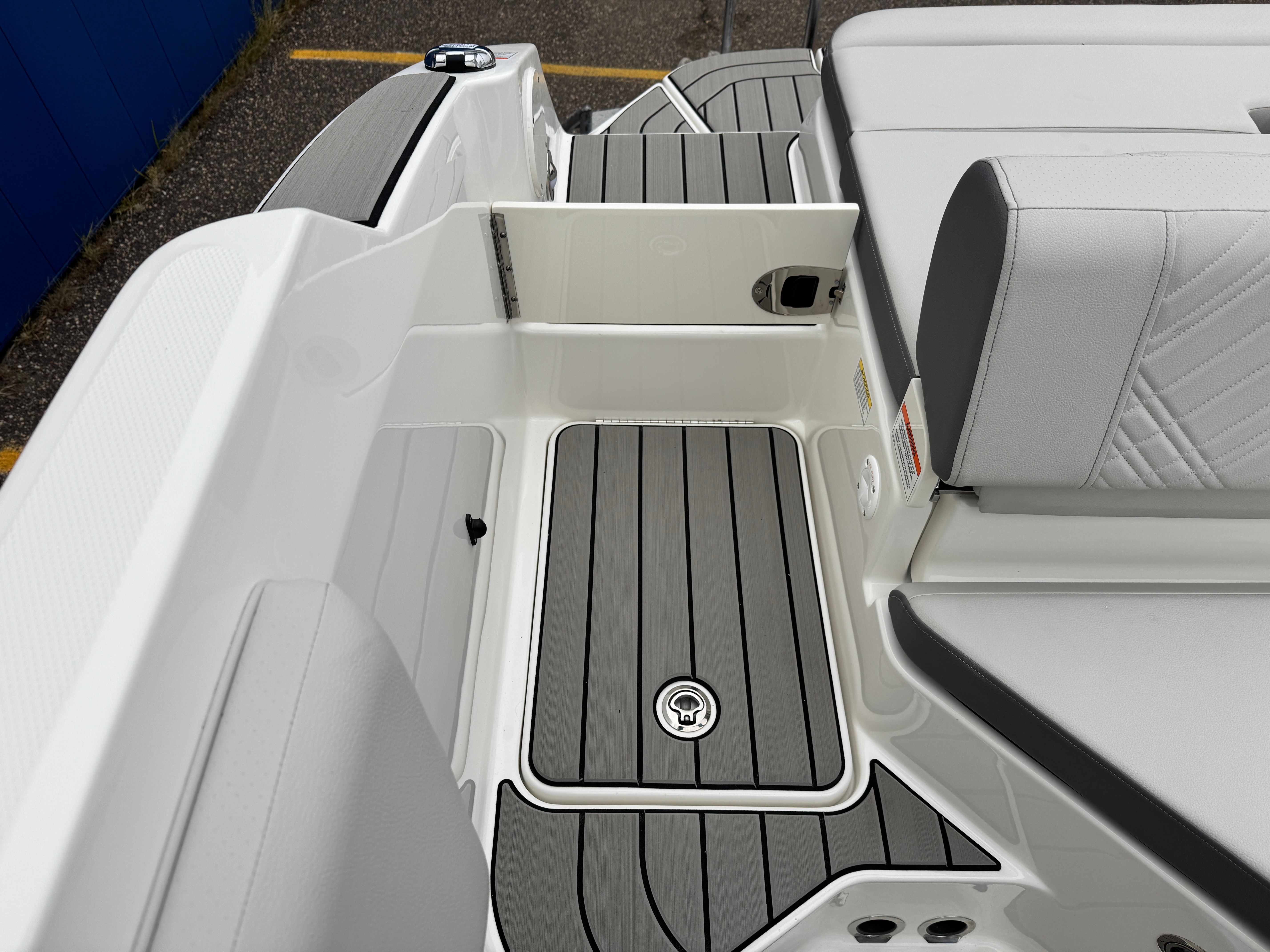 2026 Sea Ray SDX 230 Image Thumbnail #14