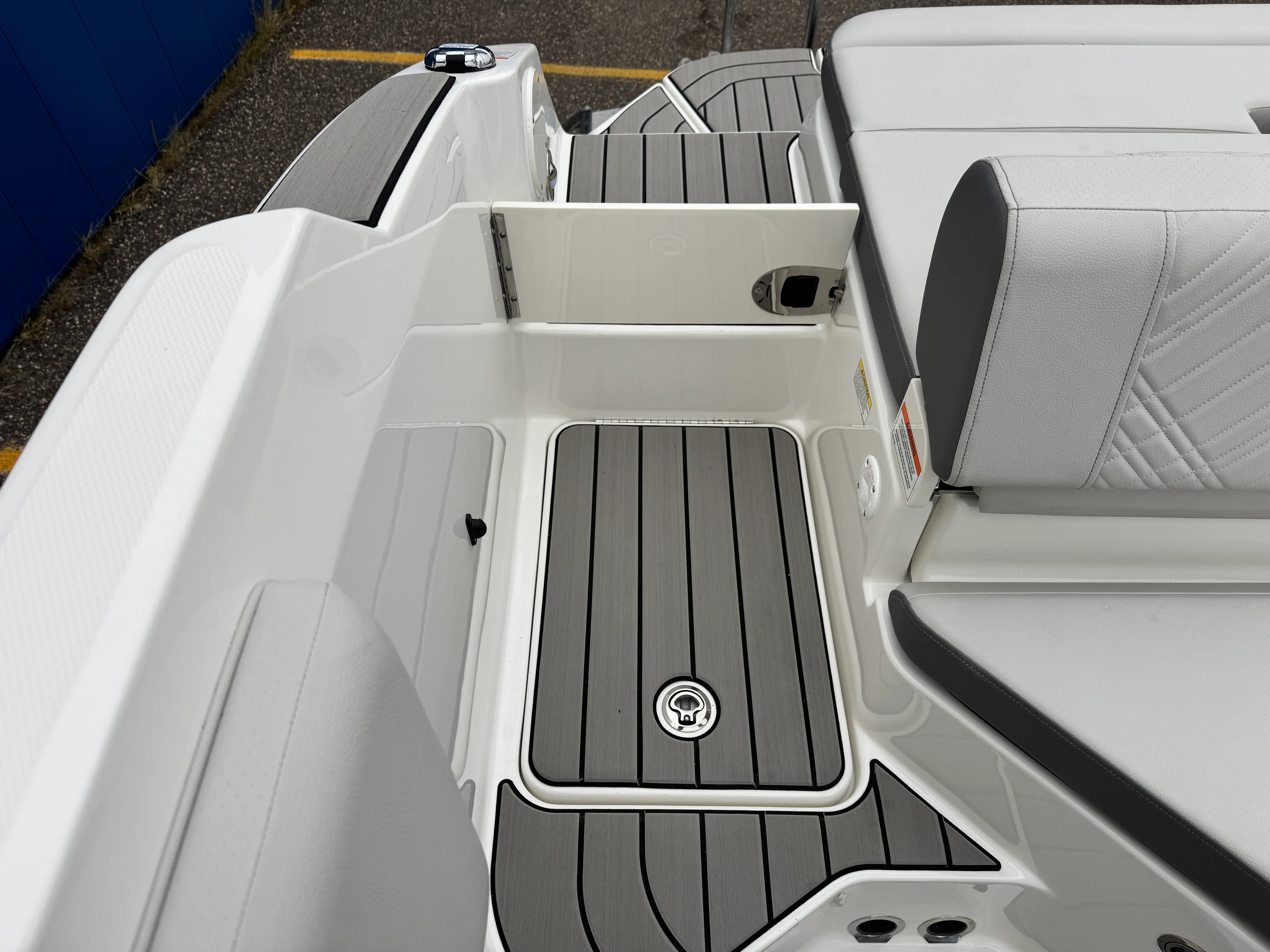 2026 Sea Ray SDX 230 Image Thumbnail #14