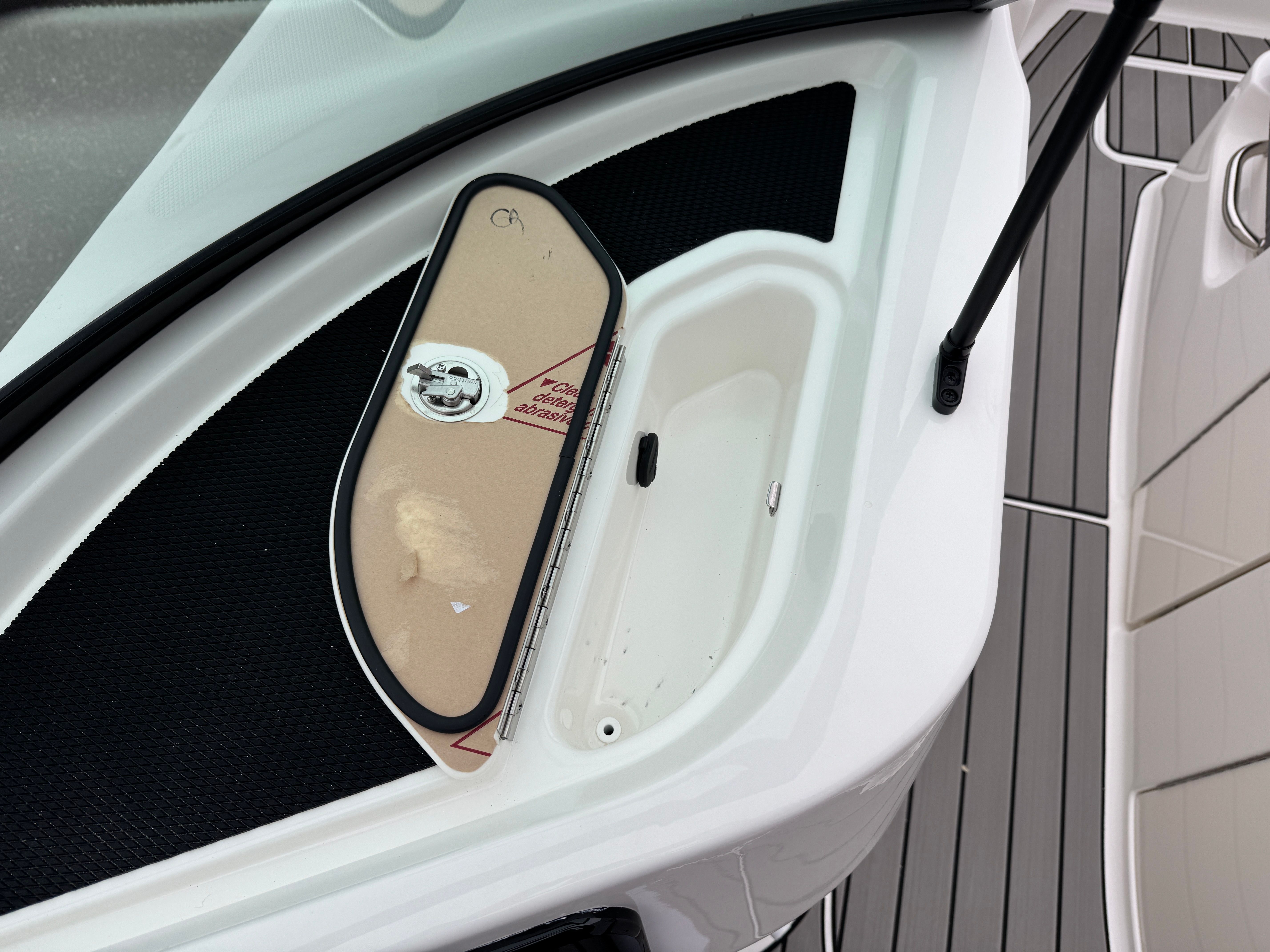 2026 Sea Ray SDX 230 Image Thumbnail #30