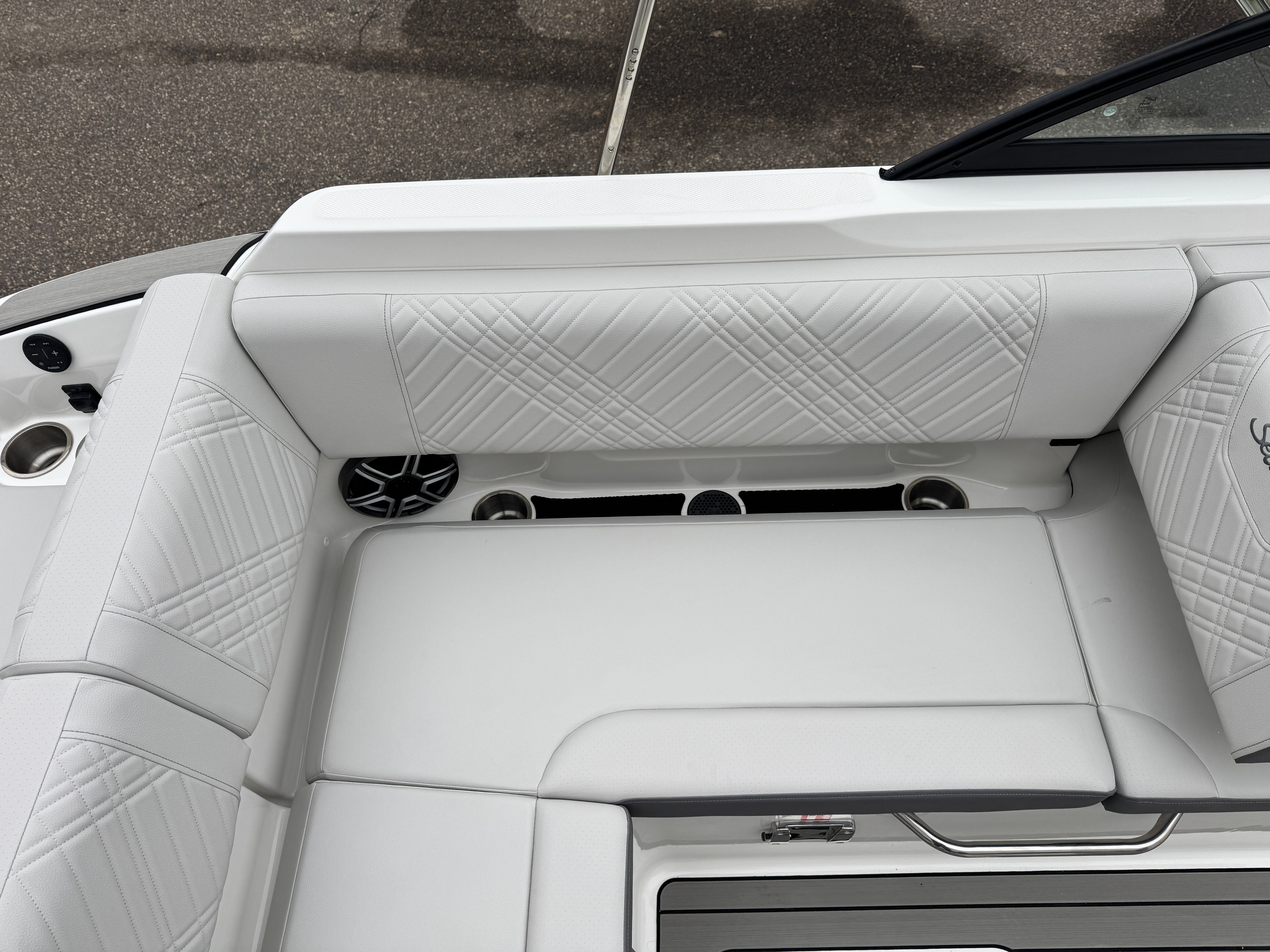 2026 Sea Ray SDX 230 Image Thumbnail #20