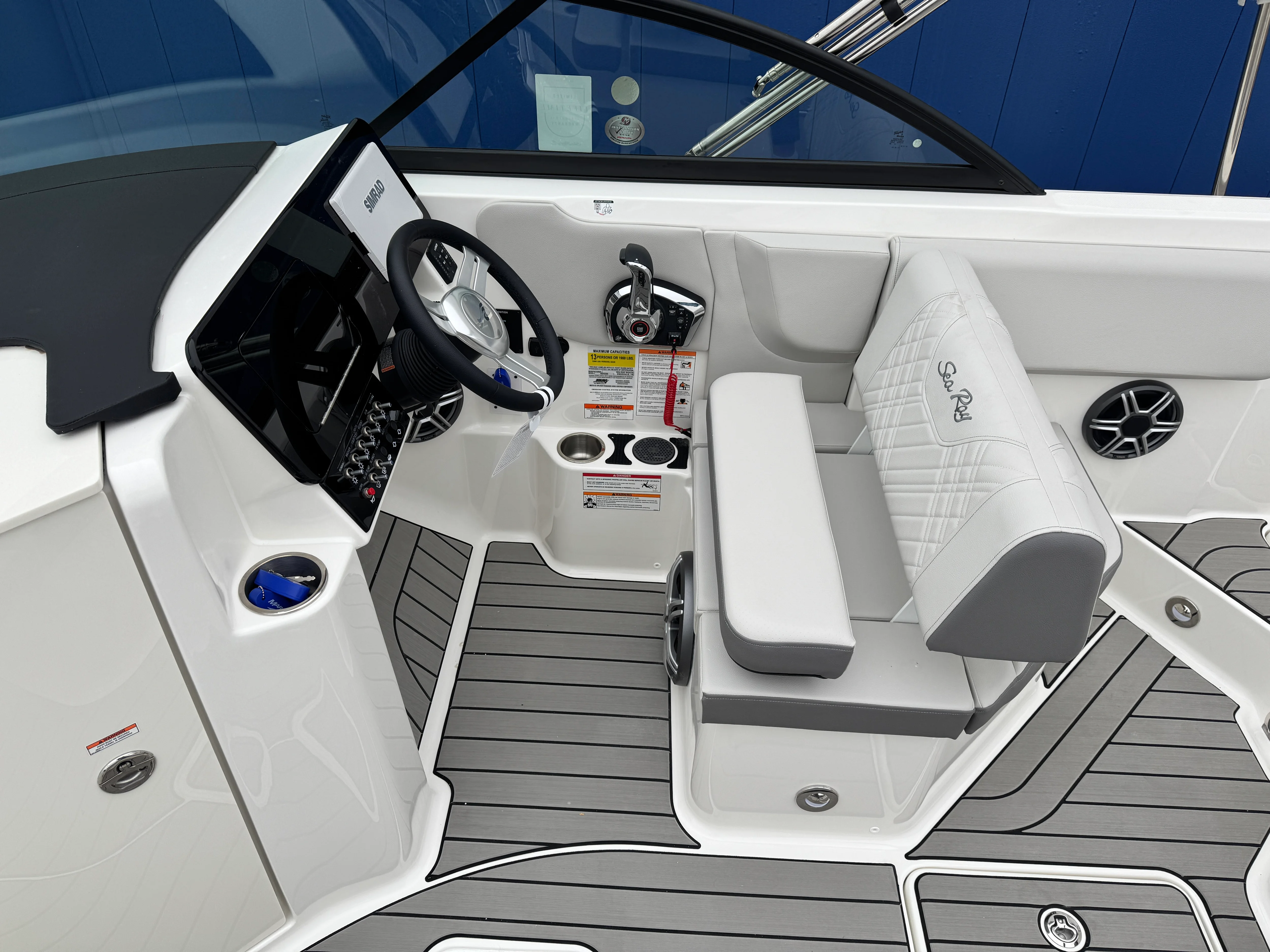 2026 Sea Ray SDX 230 Image Thumbnail #33