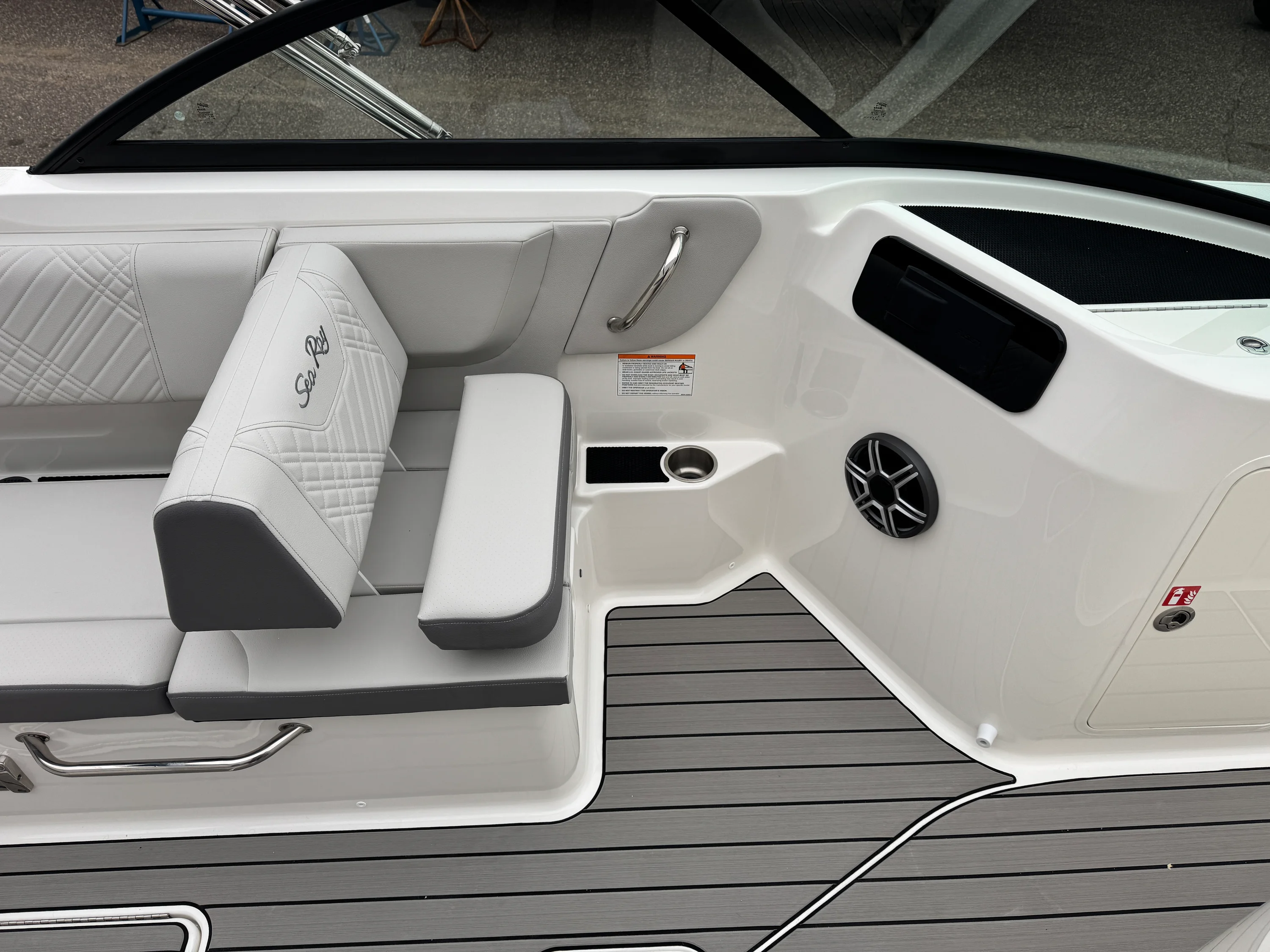 2026 Sea Ray SDX 230 Image Thumbnail #25