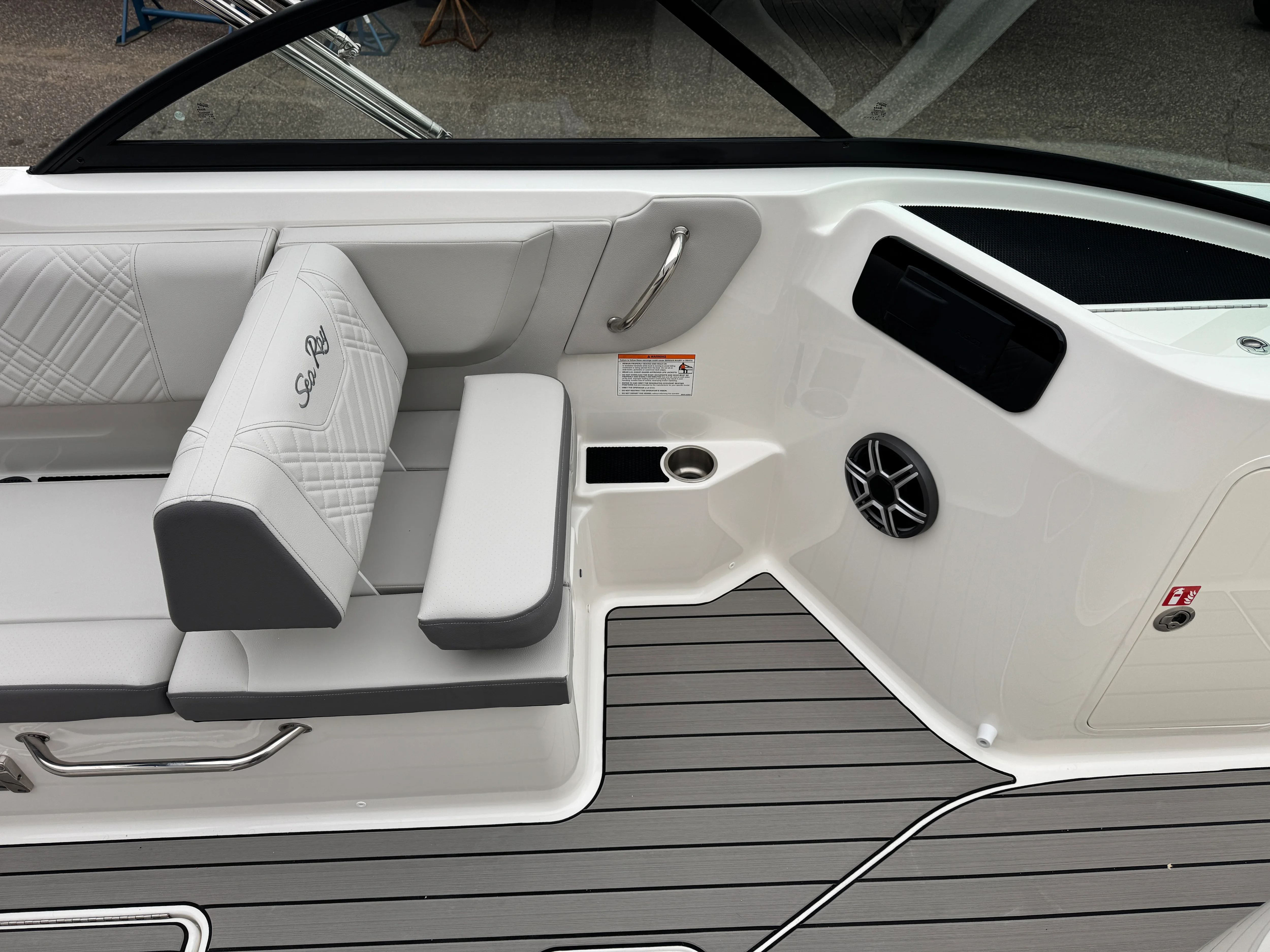 2026 Sea Ray SDX 230 Image Thumbnail #25