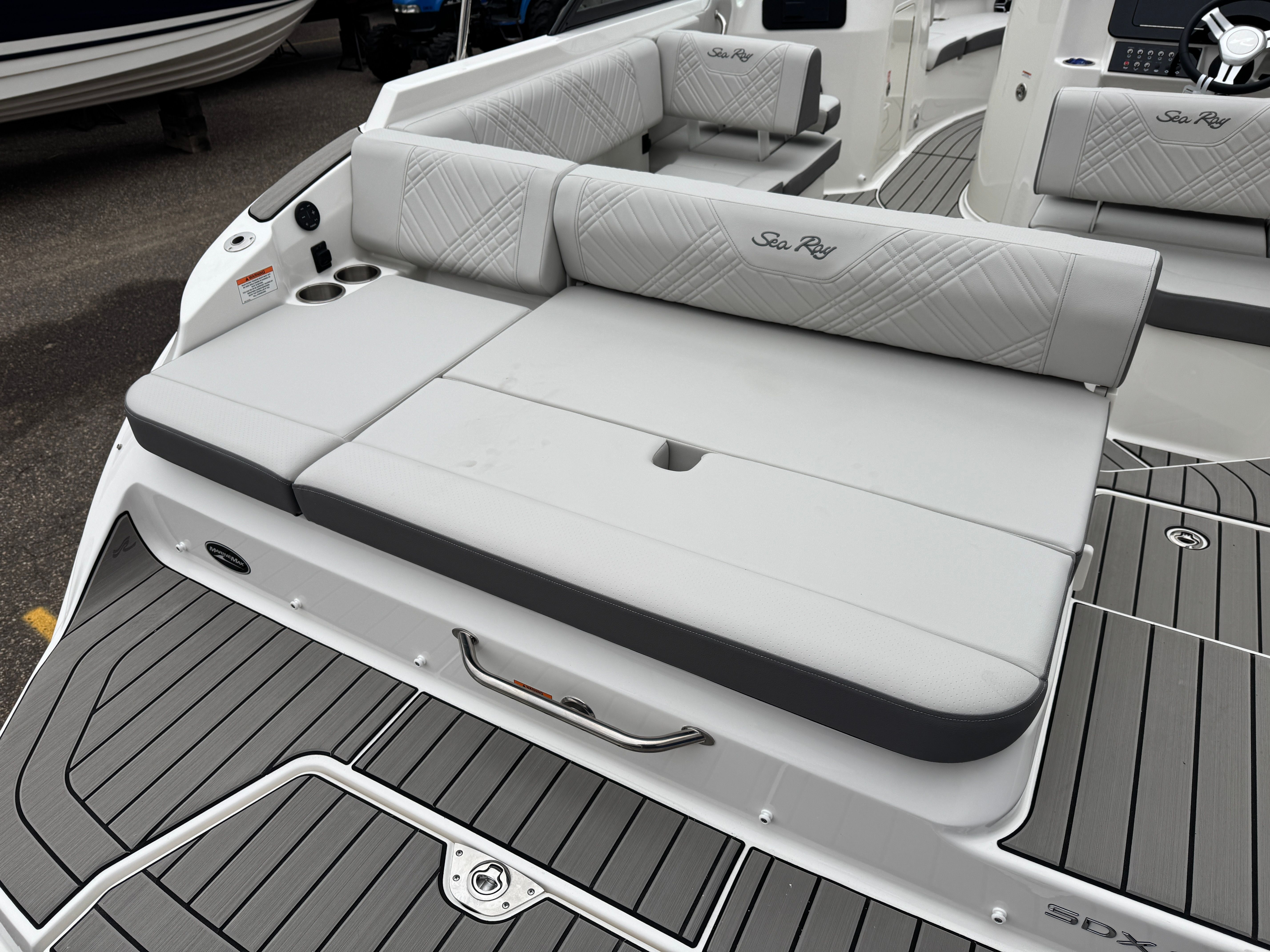 2026 Sea Ray SDX 230 Image Thumbnail #7