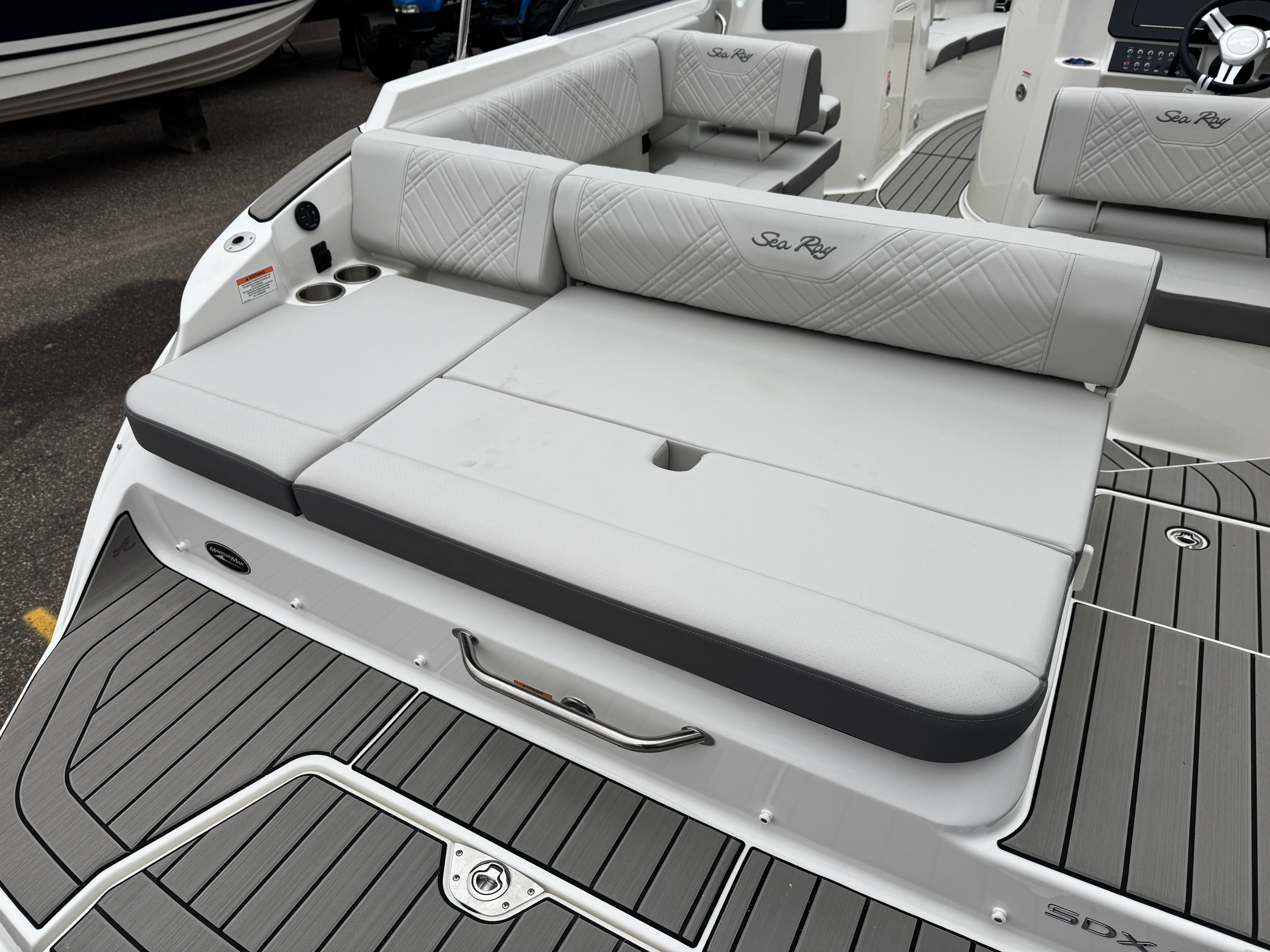 2026 Sea Ray SDX 230 Image Thumbnail #7