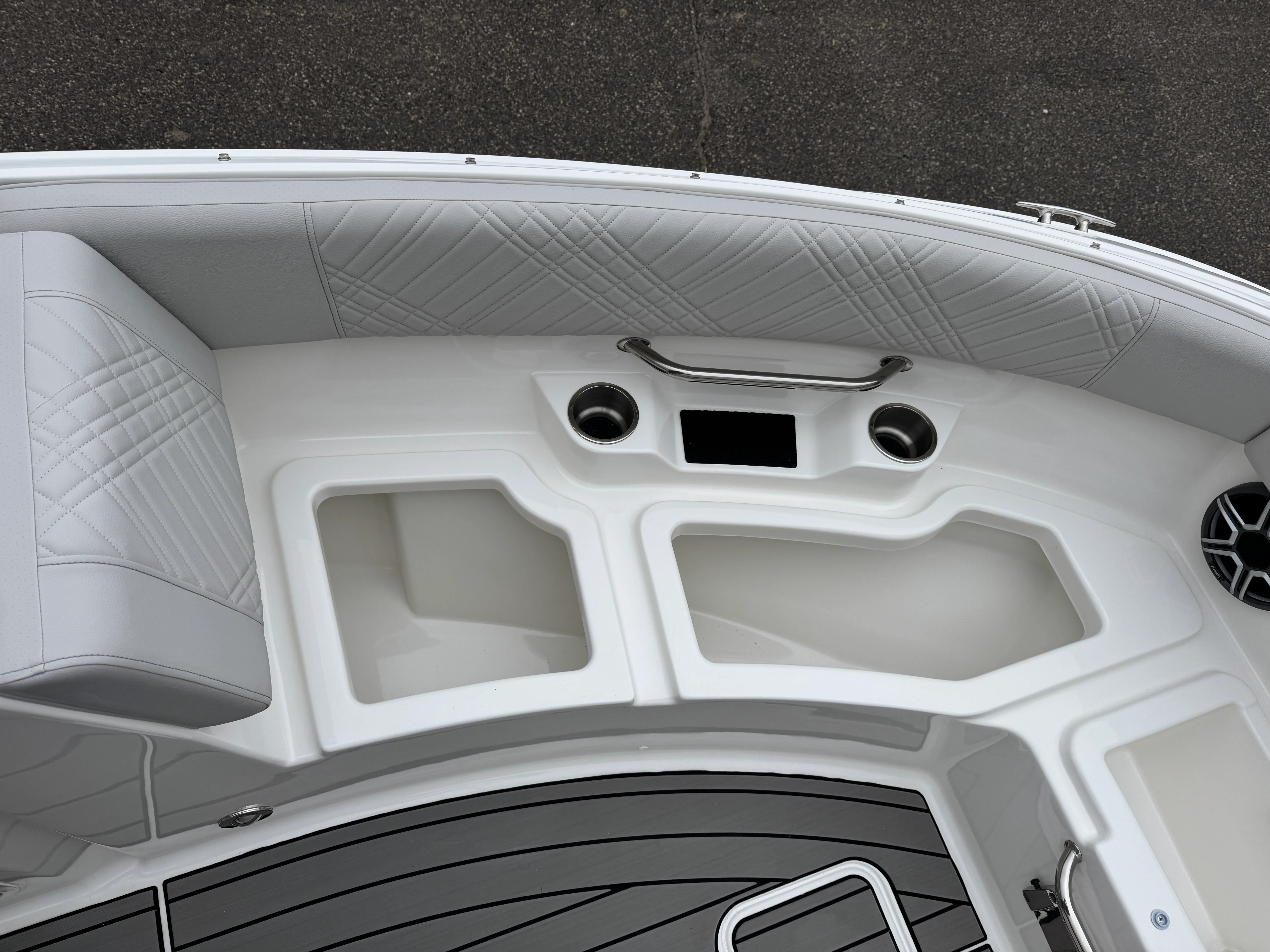 2026 Sea Ray SDX 230 Image Thumbnail #51