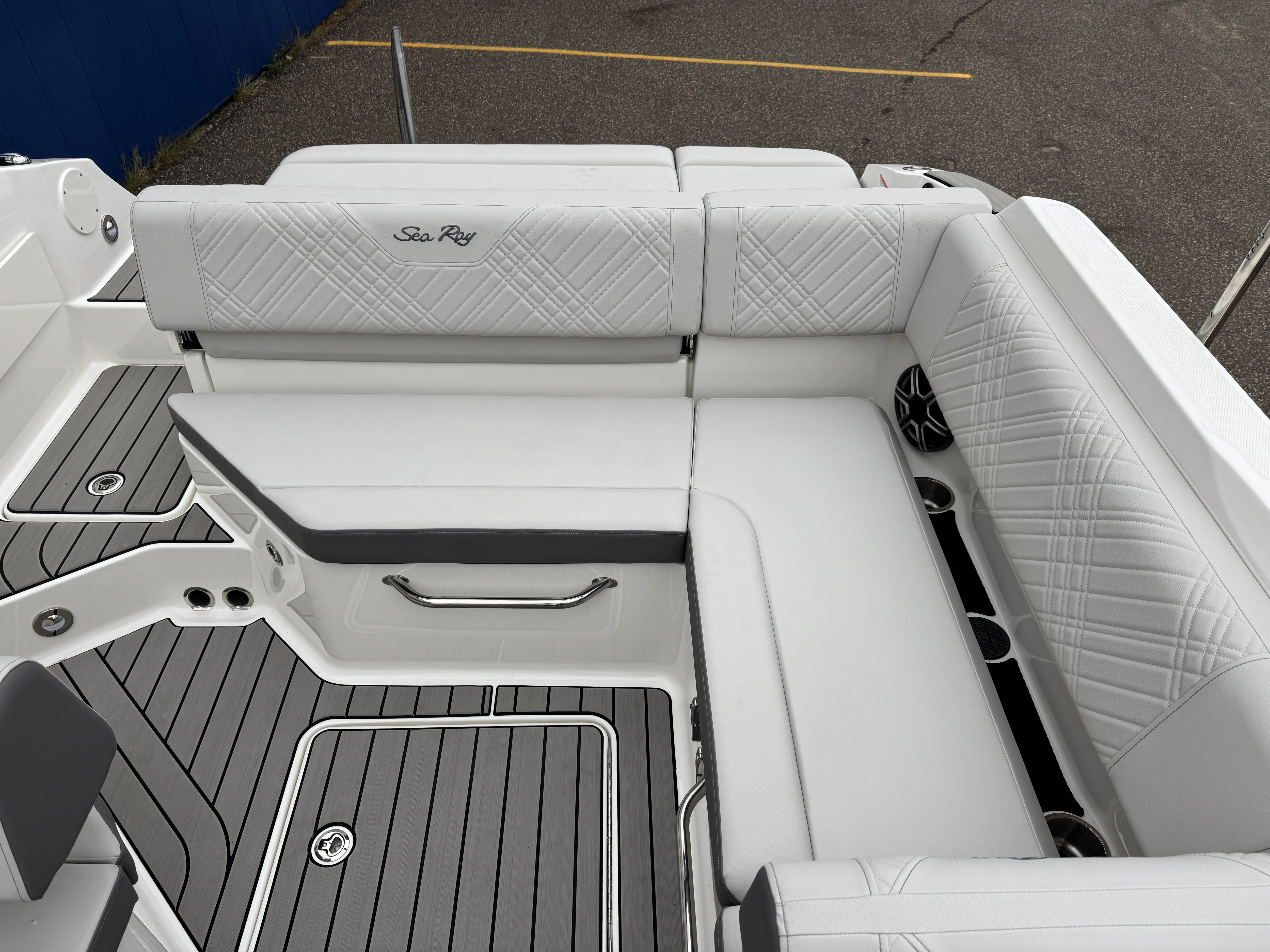 2026 Sea Ray SDX 230 Image Thumbnail #18