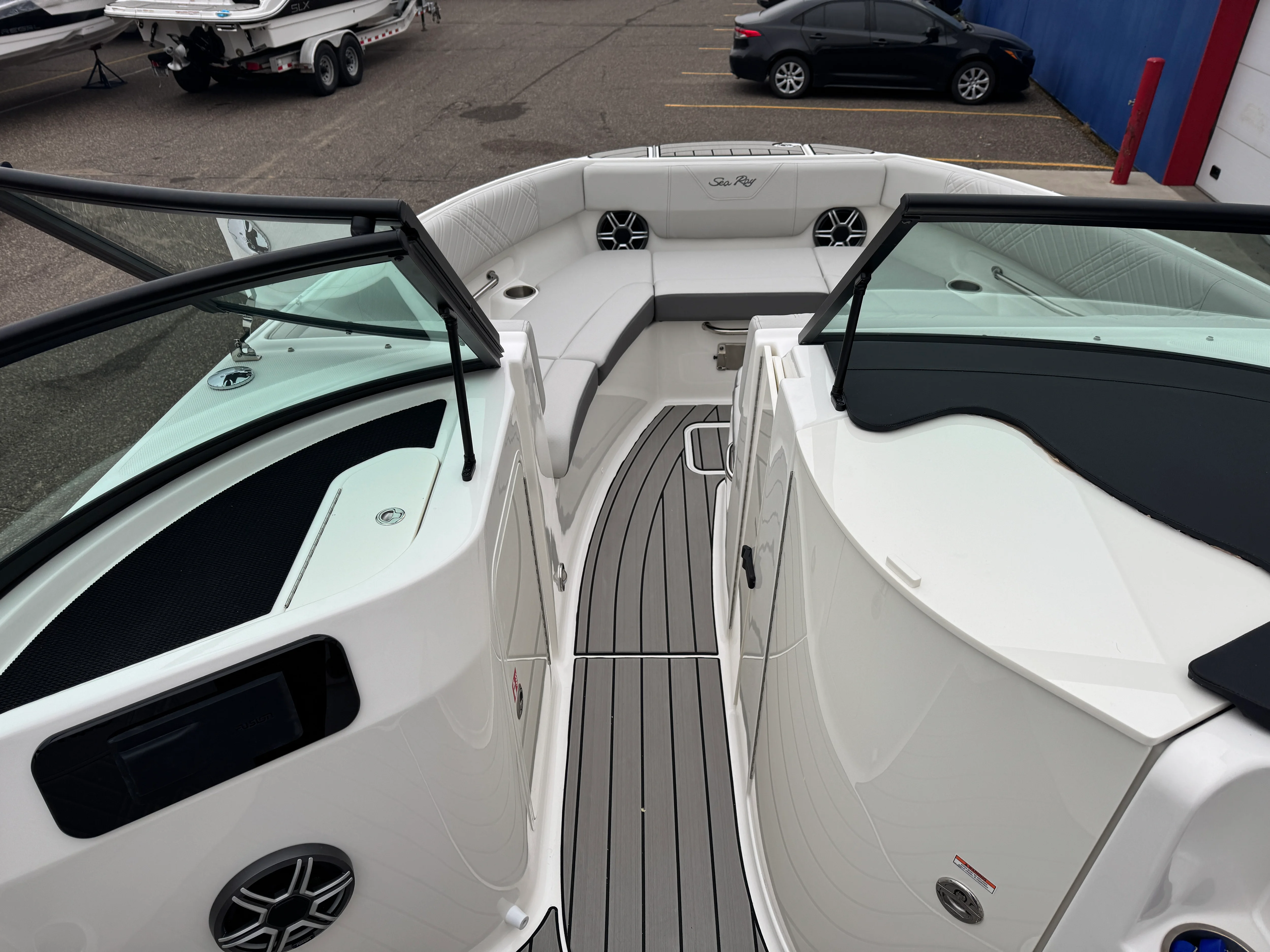 2026 Sea Ray SDX 230 Image Thumbnail #42