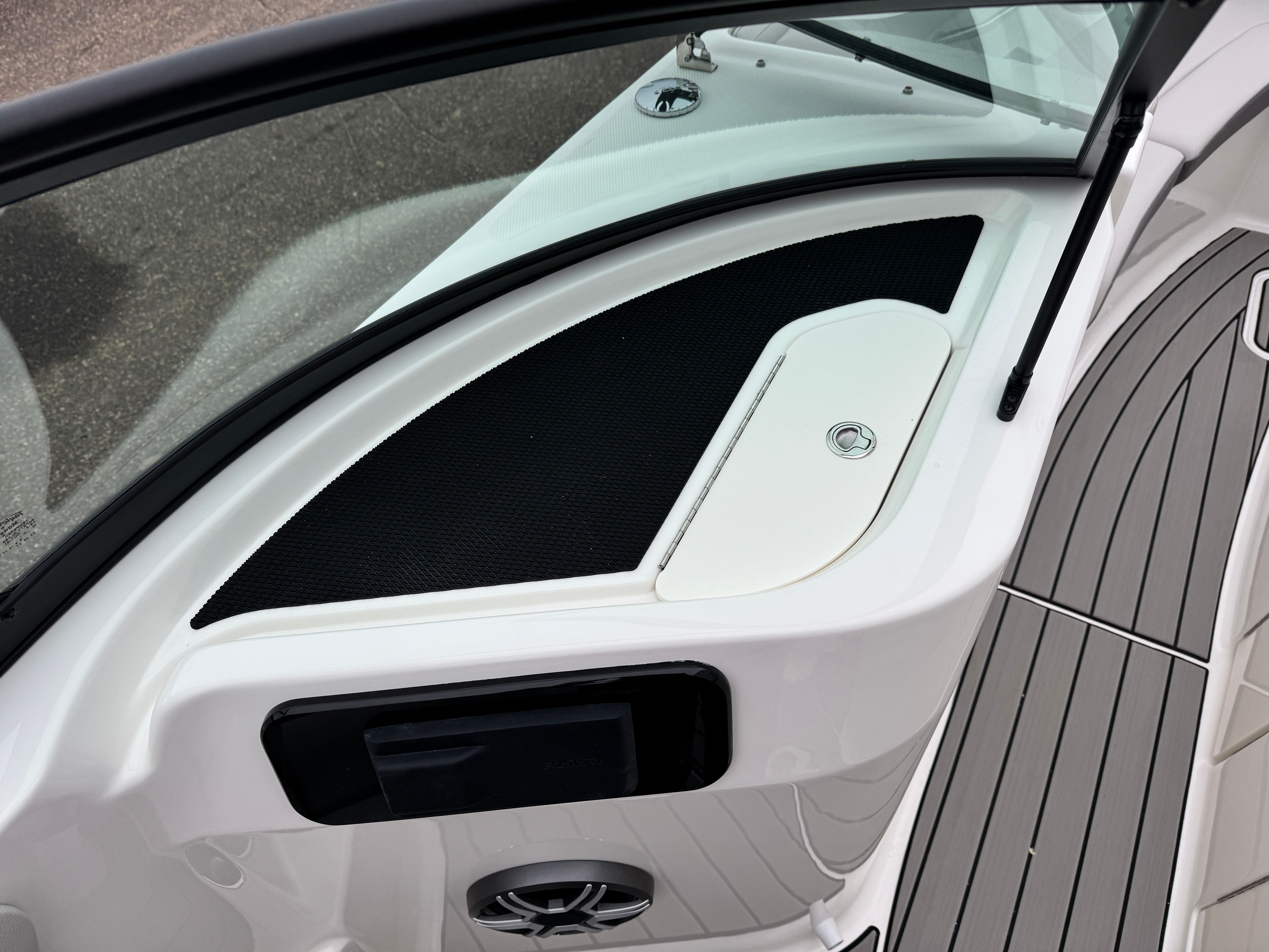 2026 Sea Ray SDX 230 Image Thumbnail #29