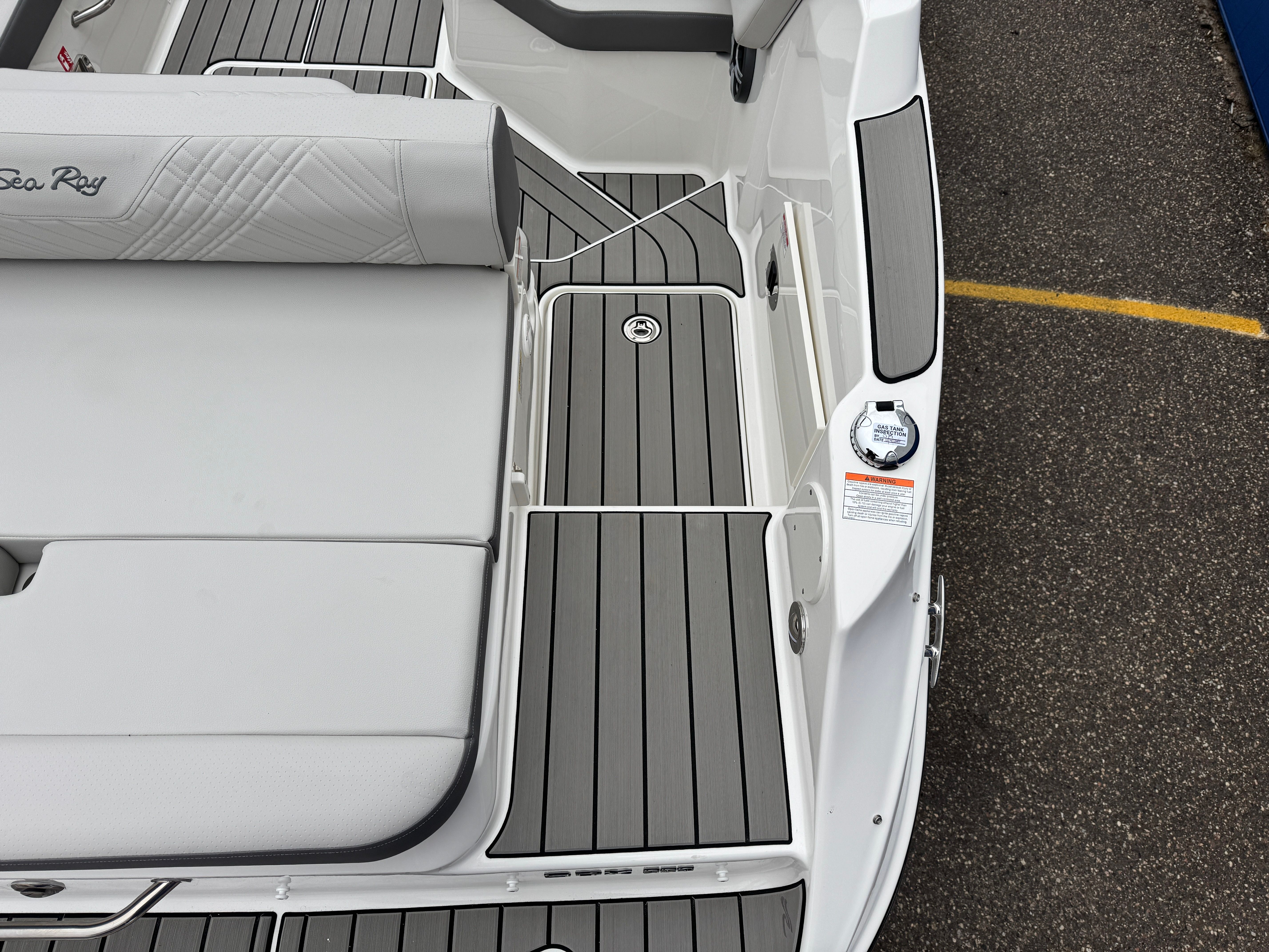 2026 Sea Ray SDX 230 Image Thumbnail #12