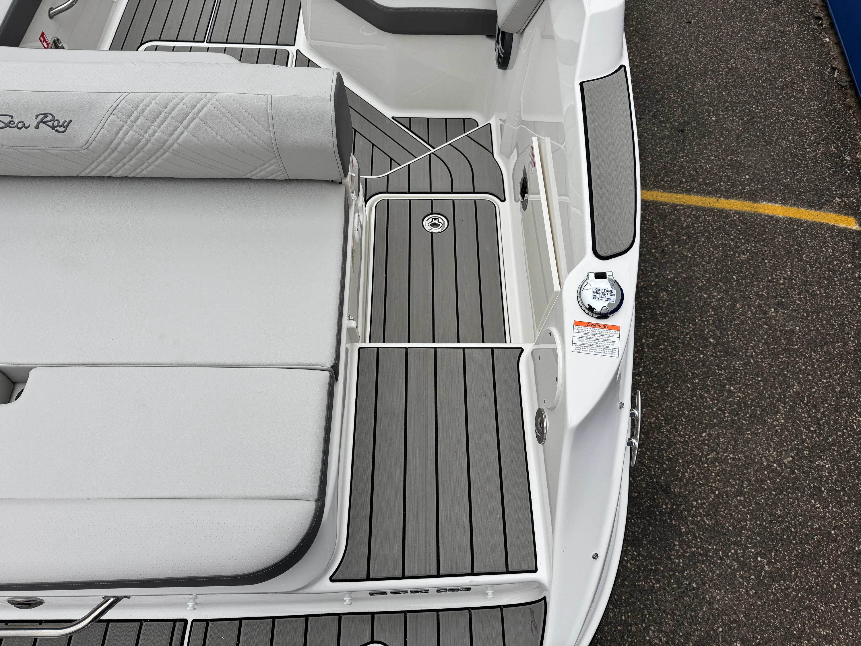 2026 Sea Ray SDX 230 Image Thumbnail #12