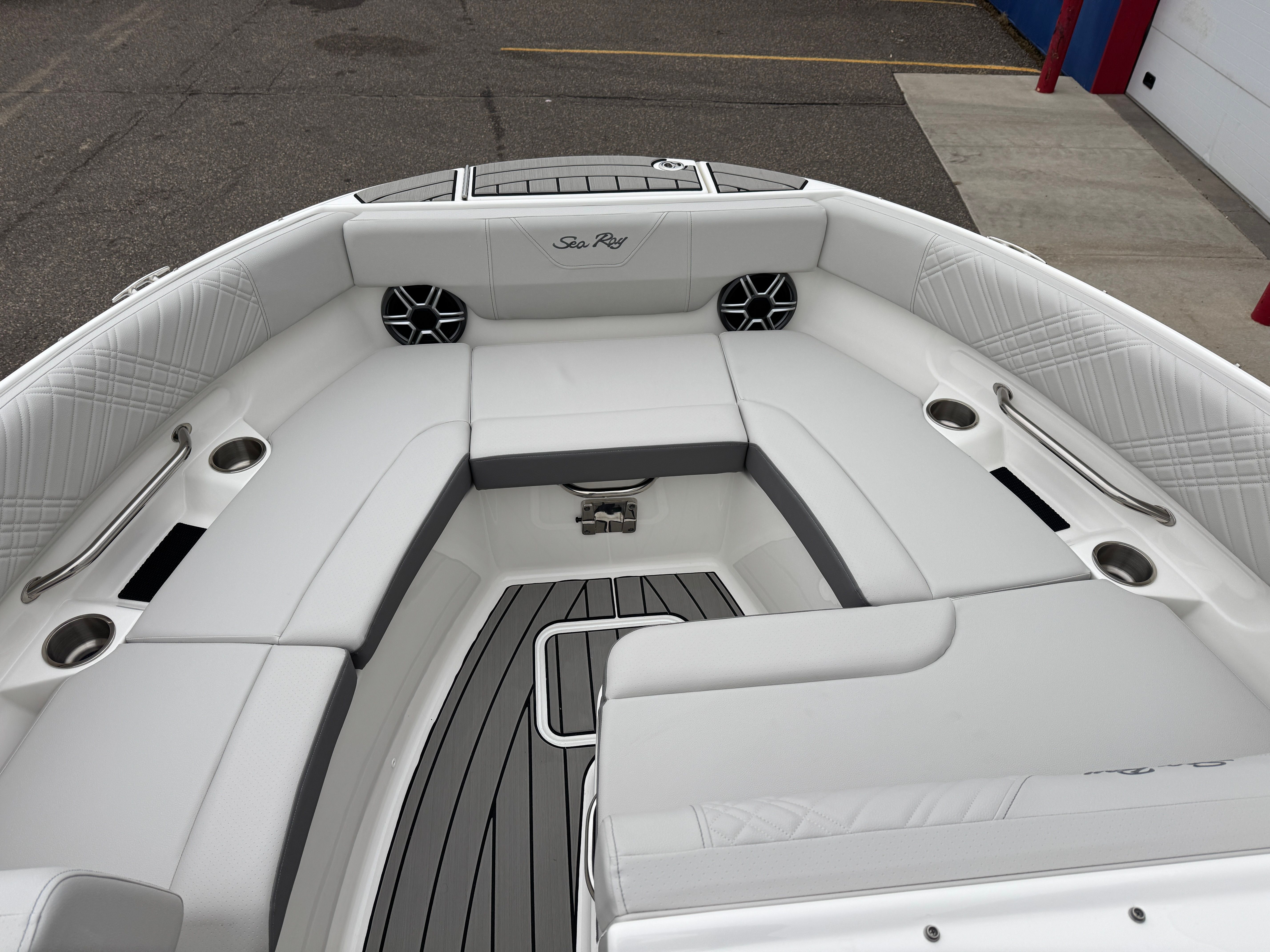 2026 Sea Ray SDX 230 Image Thumbnail #47