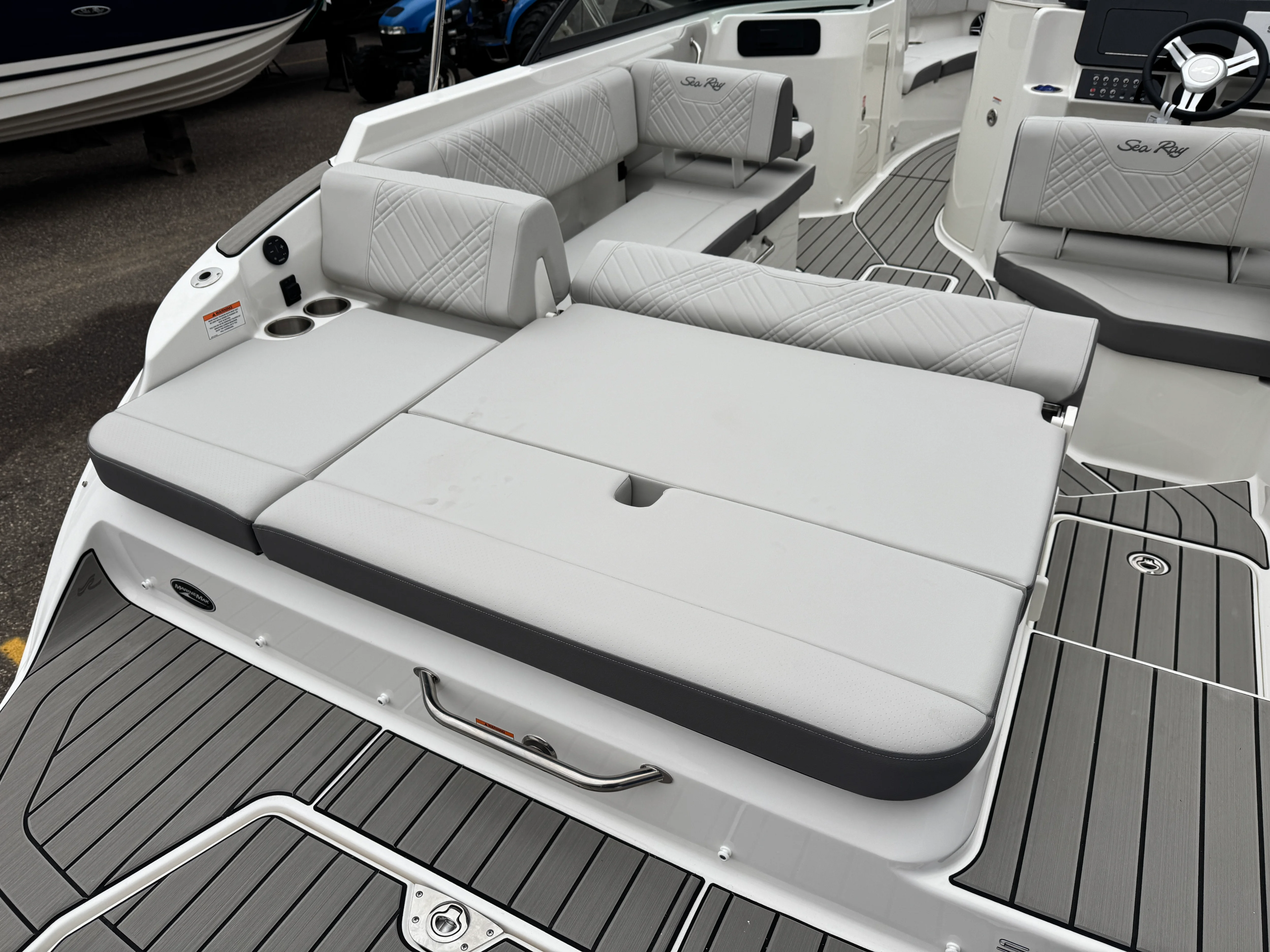 2026 Sea Ray SDX 230 Image Thumbnail #11