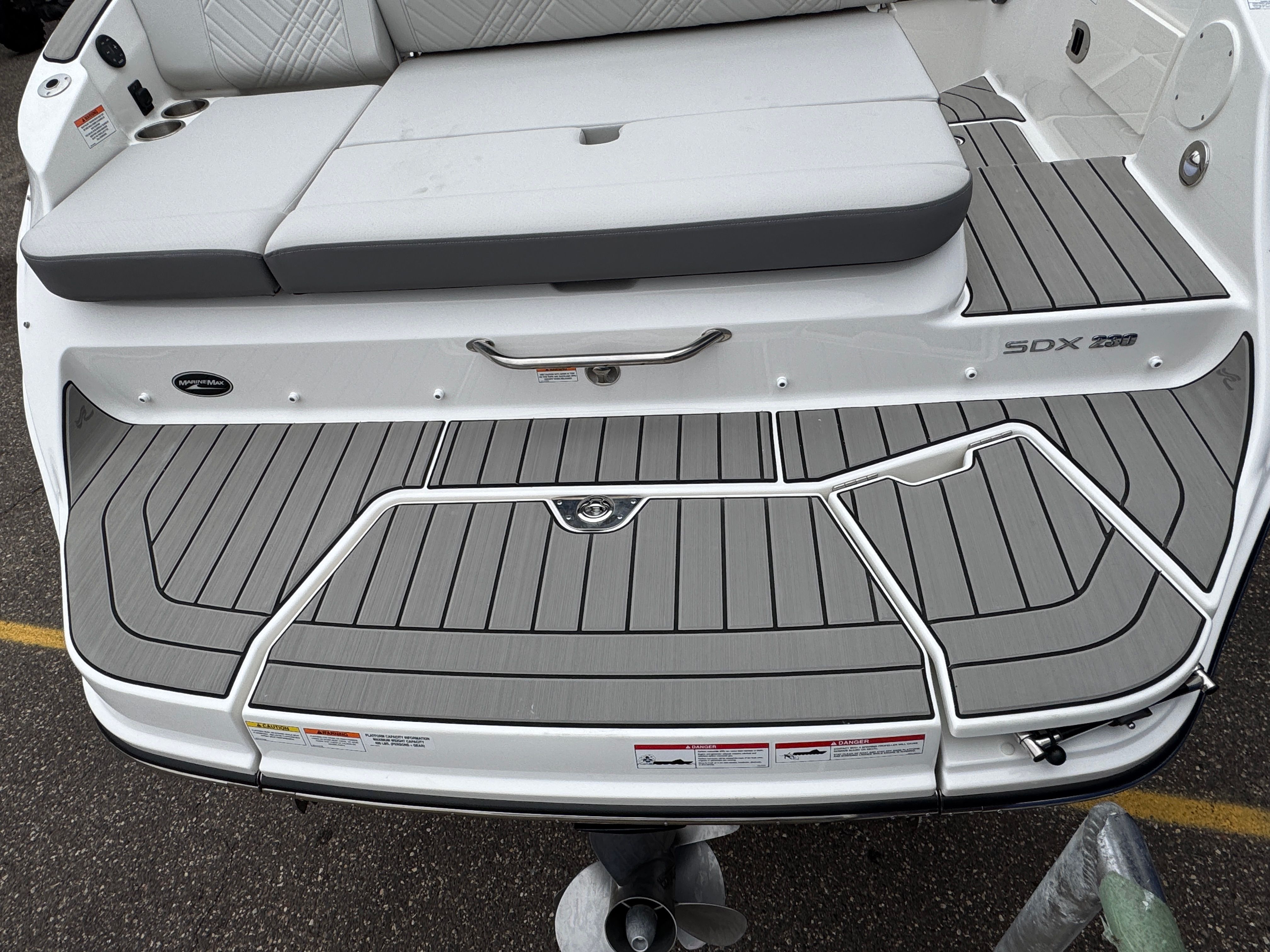 2026 Sea Ray SDX 230 Image Thumbnail #6