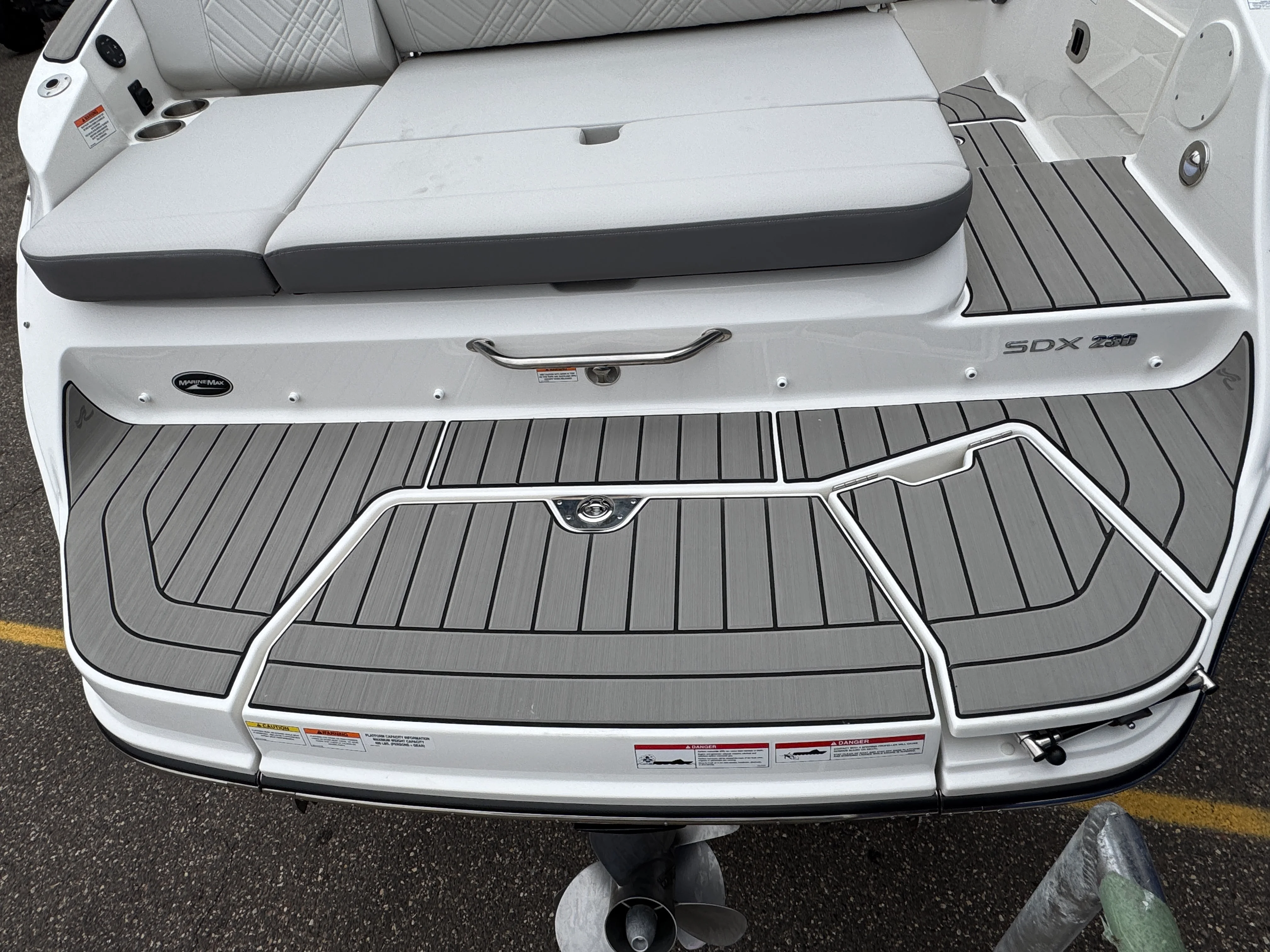 2026 Sea Ray SDX 230 Image Thumbnail #6