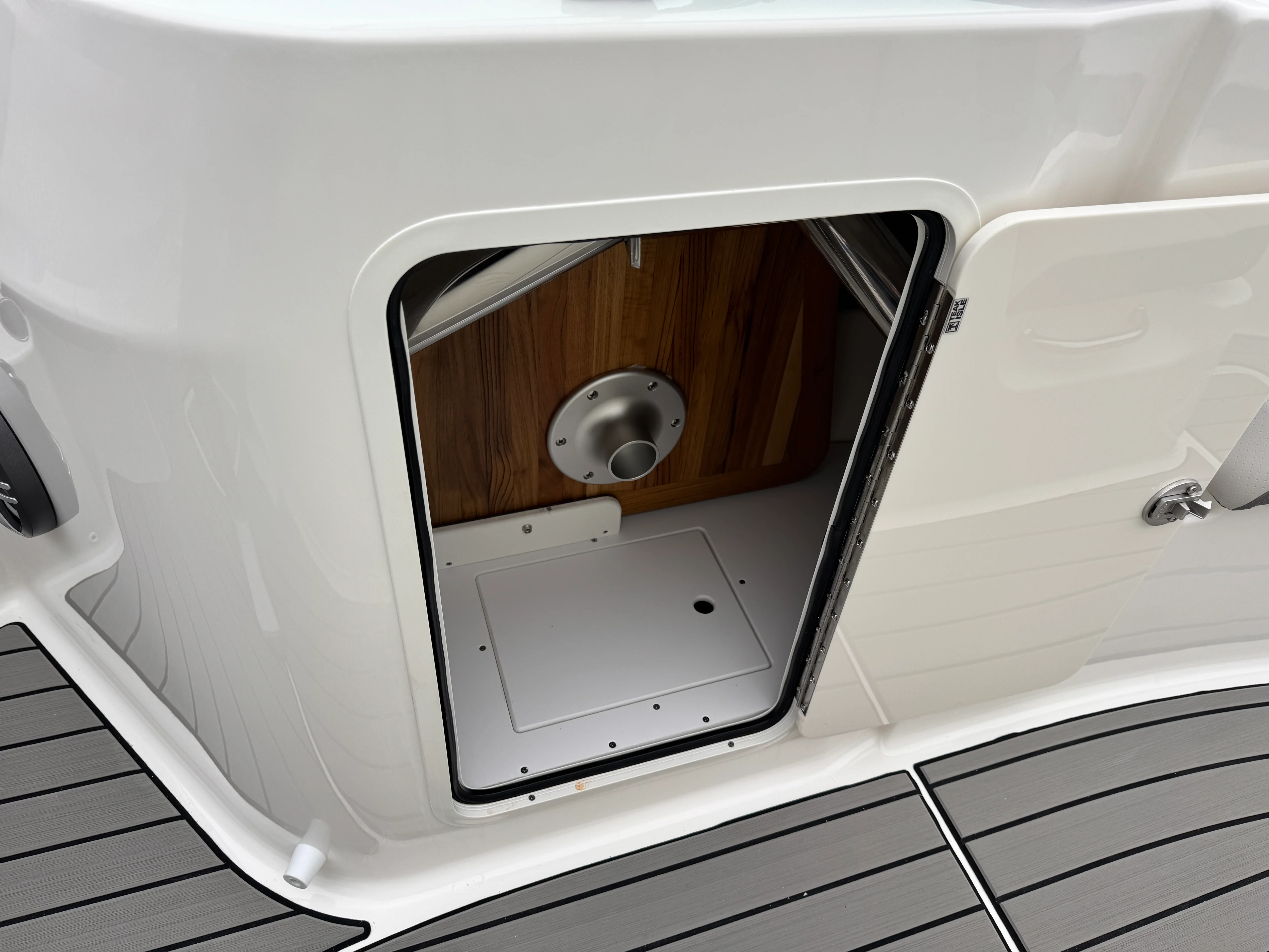 2026 Sea Ray SDX 230 Image Thumbnail #32