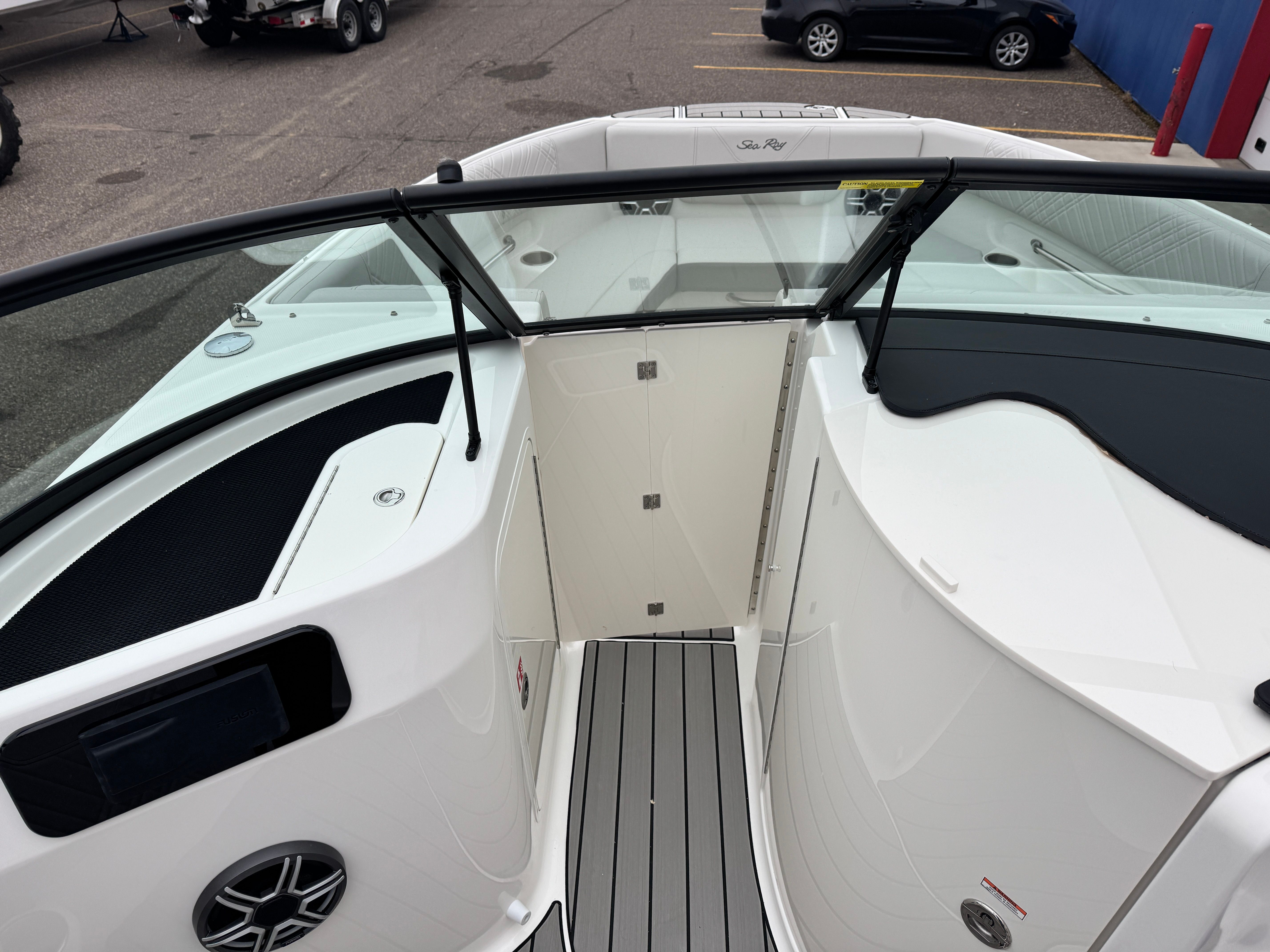 2026 Sea Ray SDX 230 Image Thumbnail #43