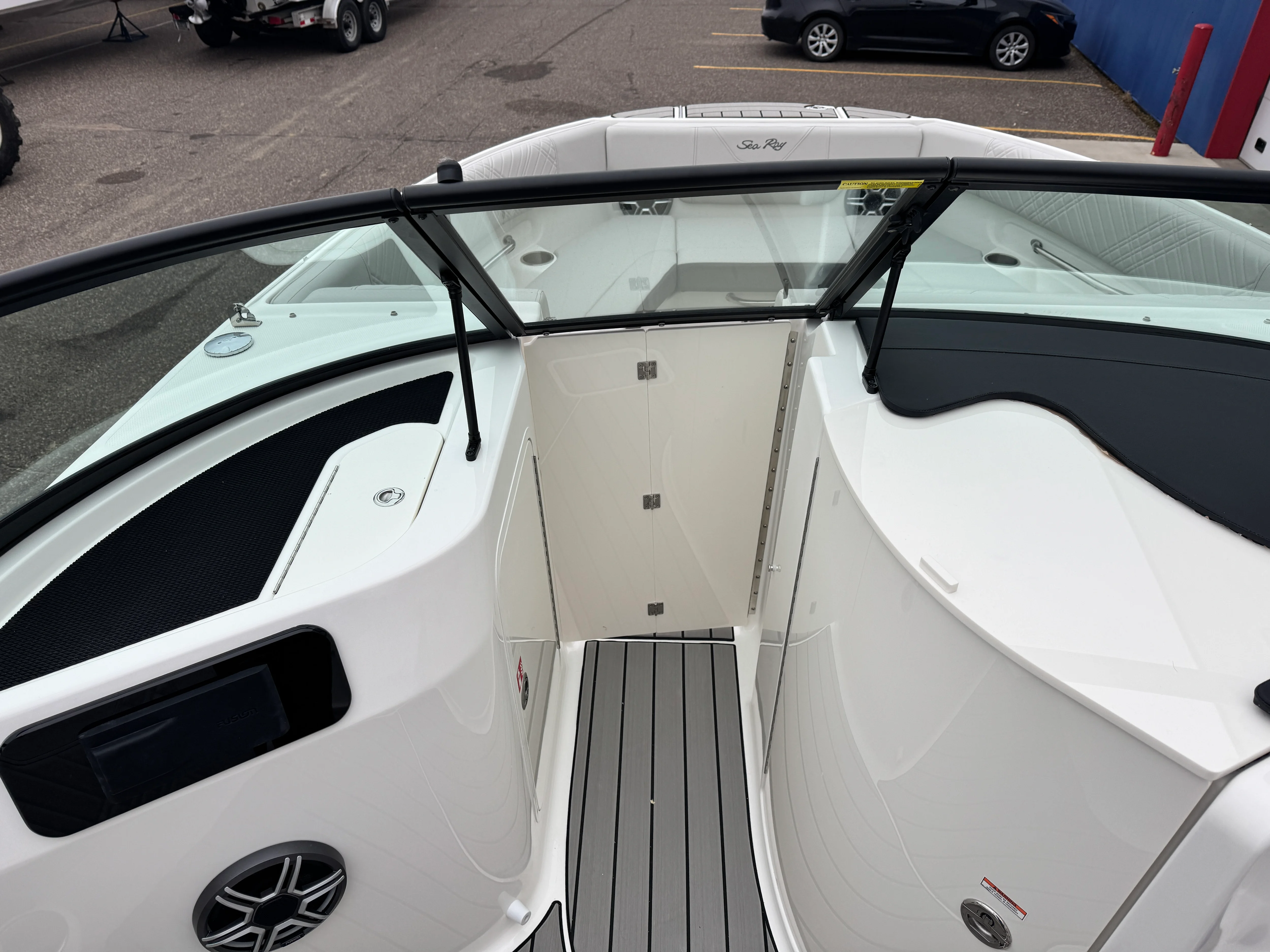 2026 Sea Ray SDX 230 Image Thumbnail #43