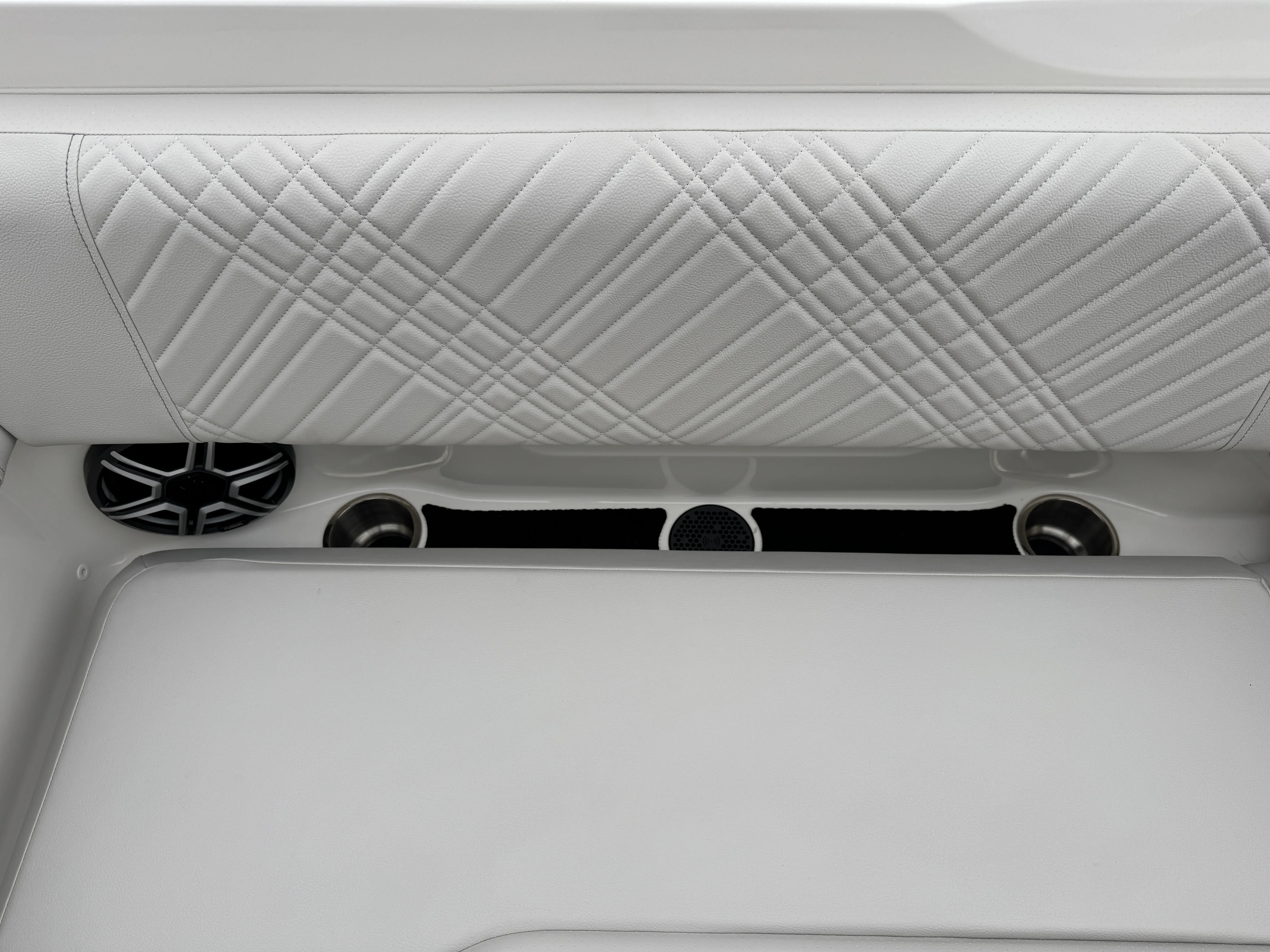 2026 Sea Ray SDX 230 Image Thumbnail #22