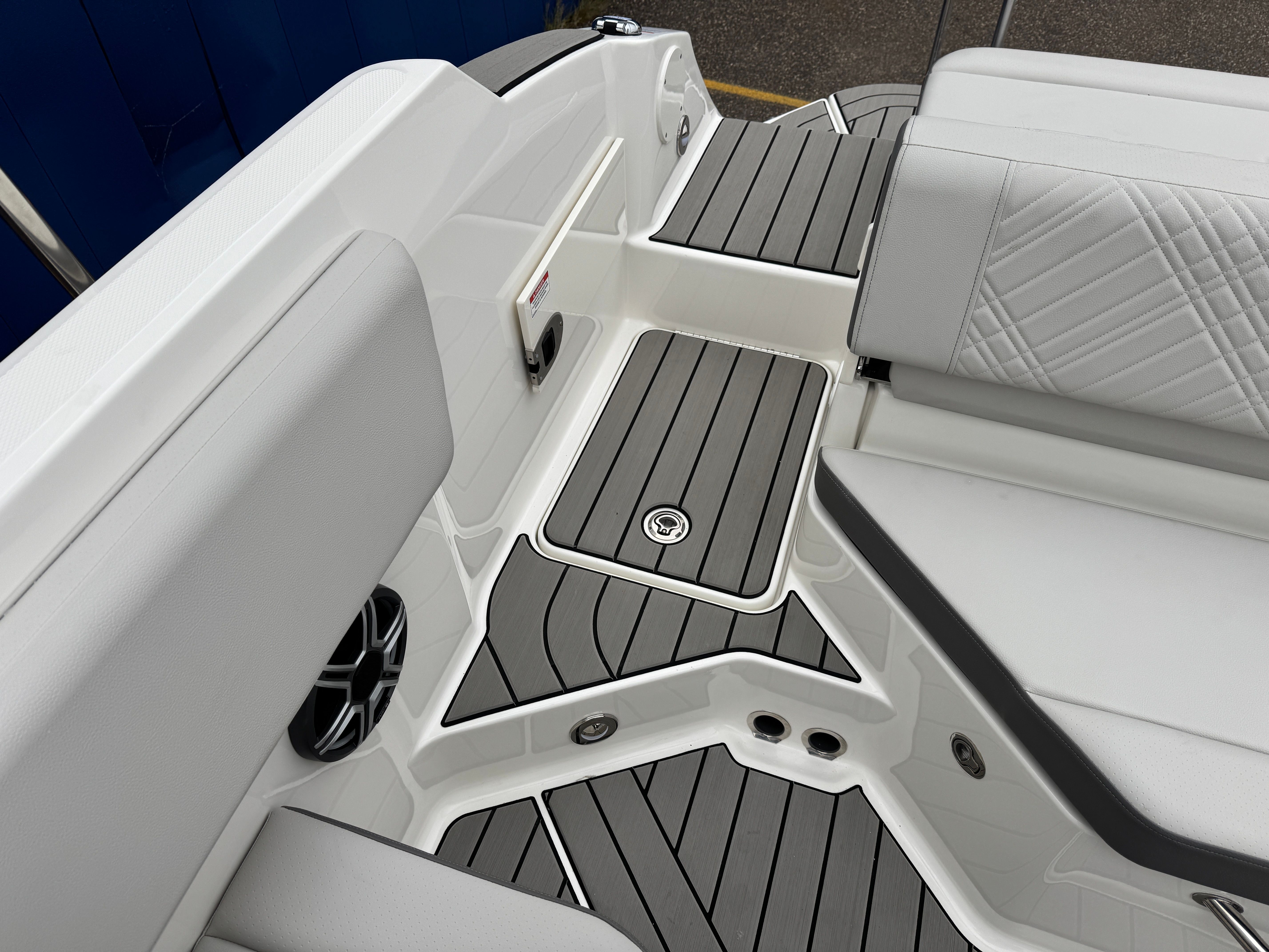 2026 Sea Ray SDX 230 Image Thumbnail #13