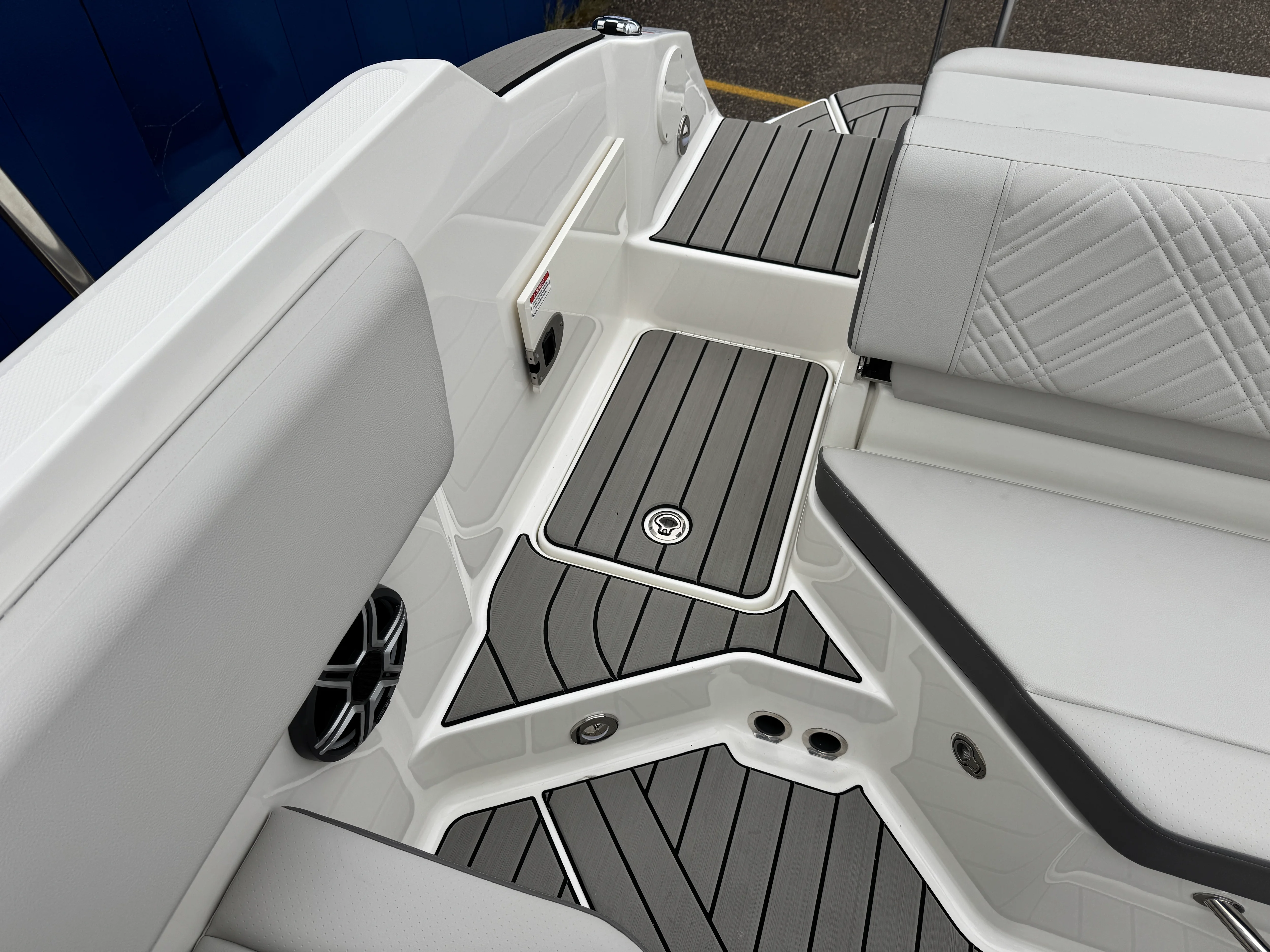 2026 Sea Ray SDX 230 Image Thumbnail #13