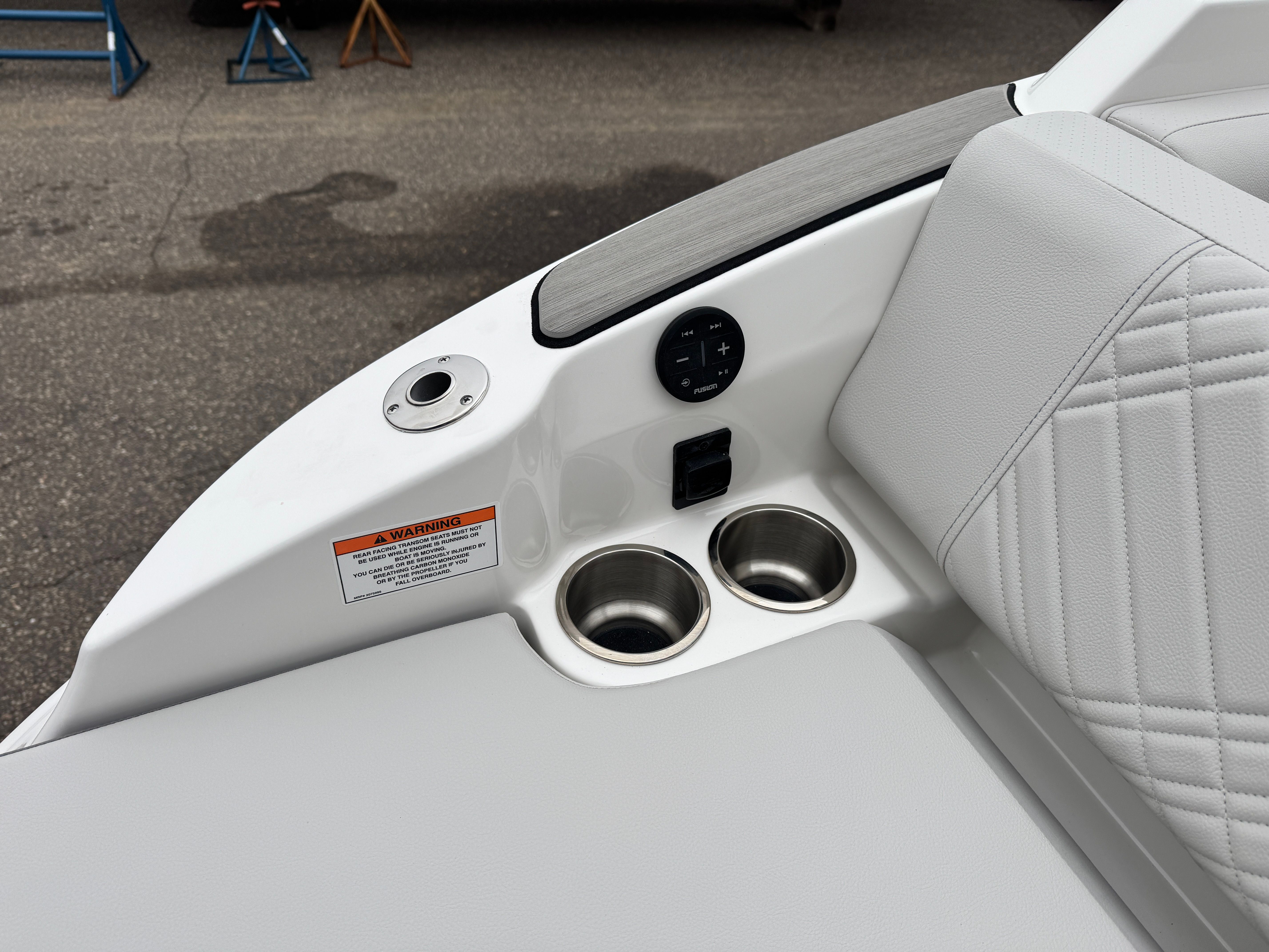 2026 Sea Ray SDX 230 Image Thumbnail #10