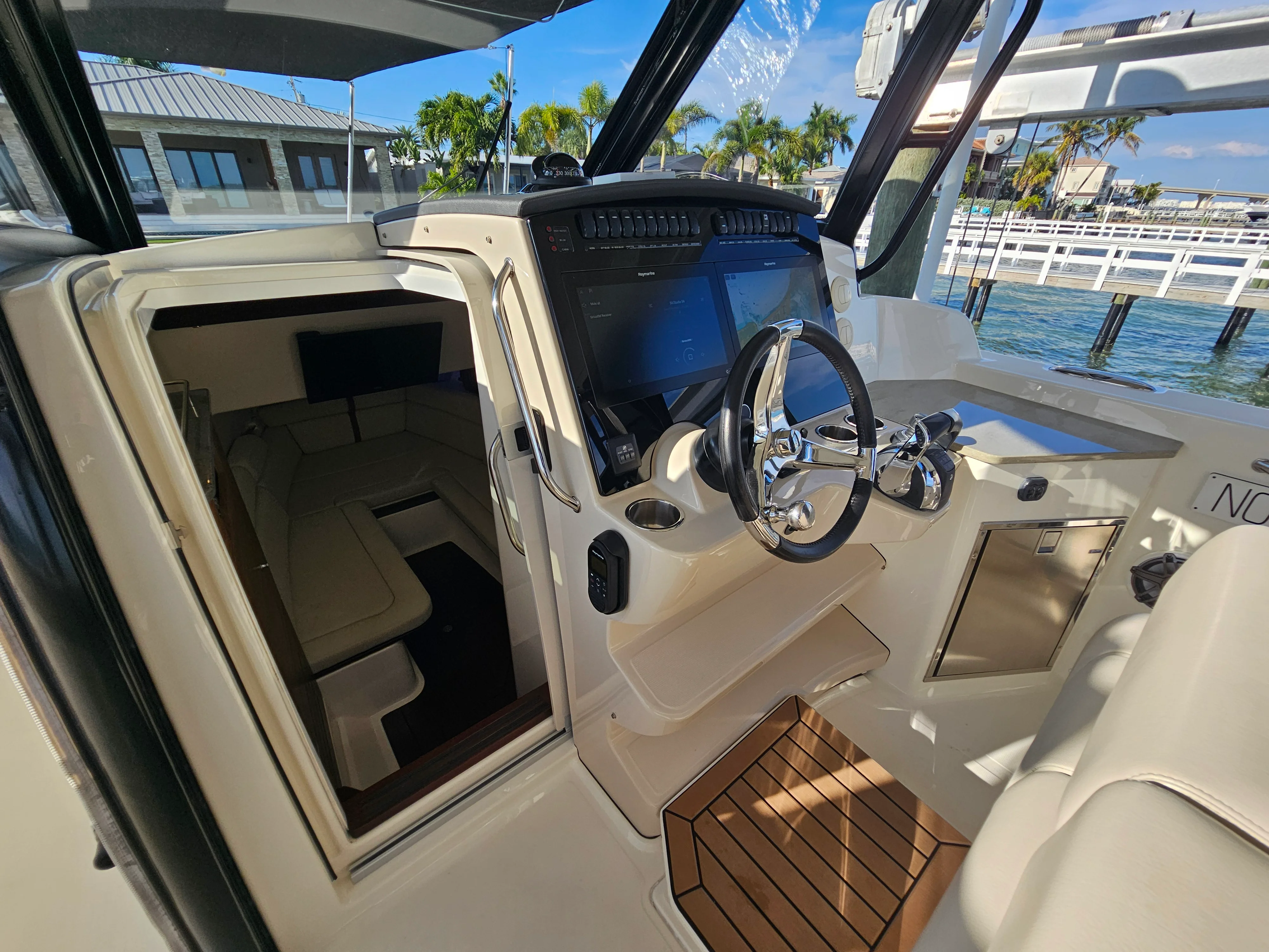 2021 Boston Whaler 350 REALM Image Thumbnail #30