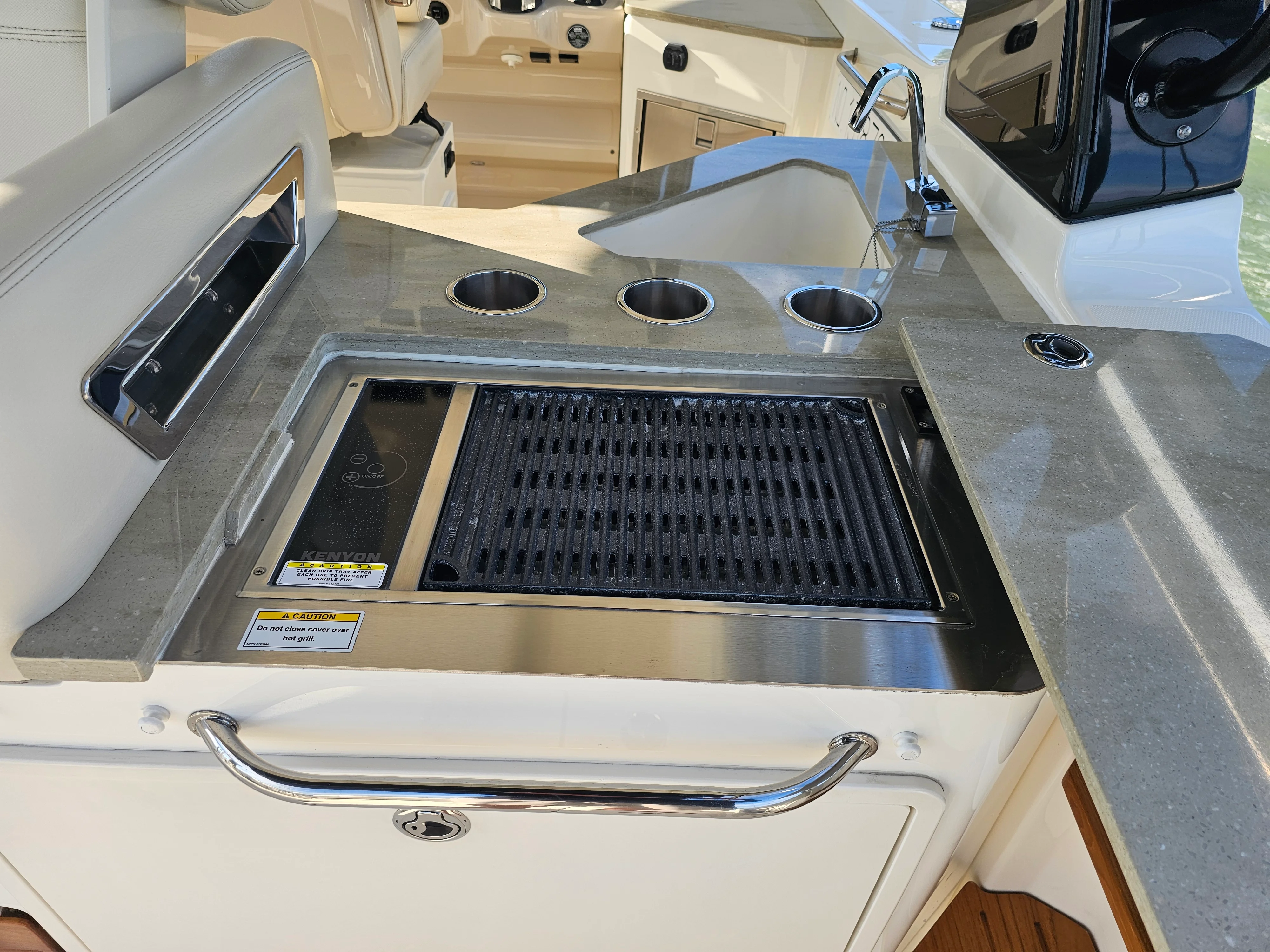 2021 Boston Whaler 350 REALM Image Thumbnail #19