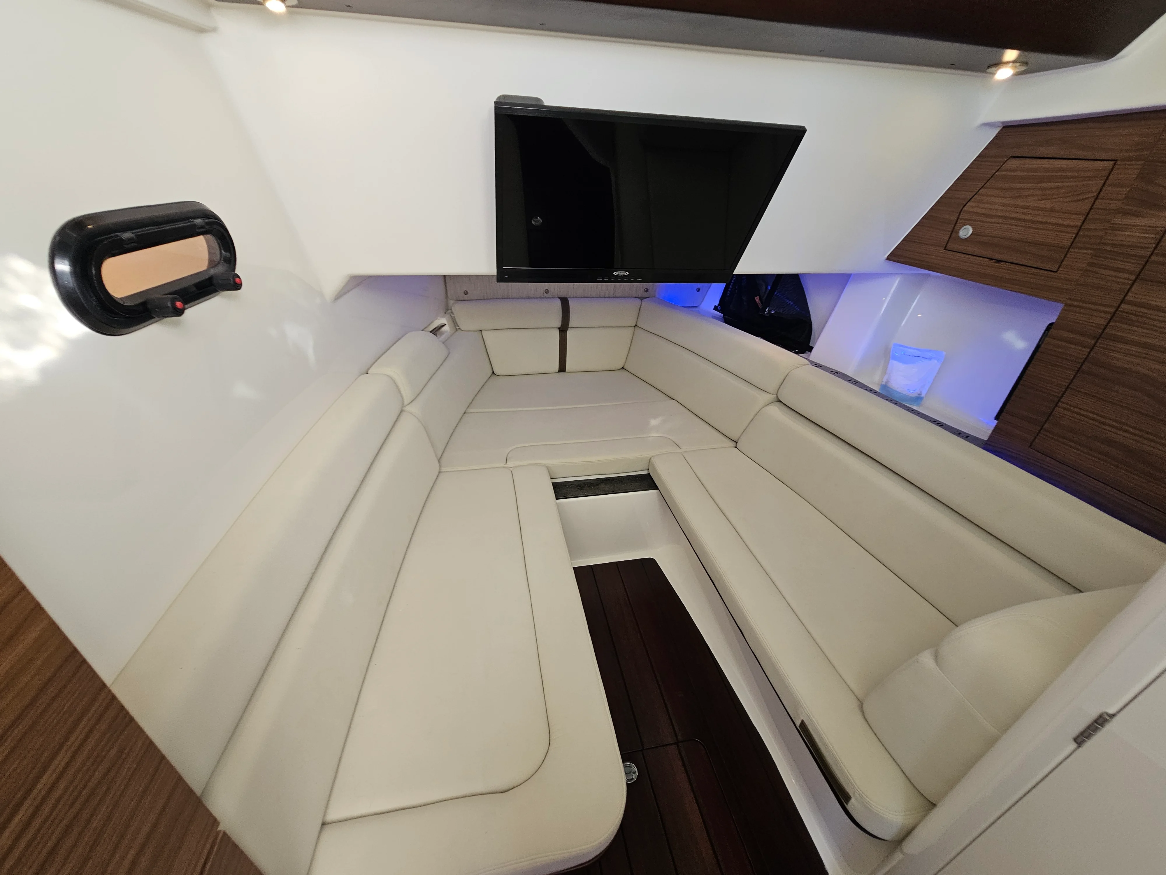 2021 Boston Whaler 350 REALM Image Thumbnail #57