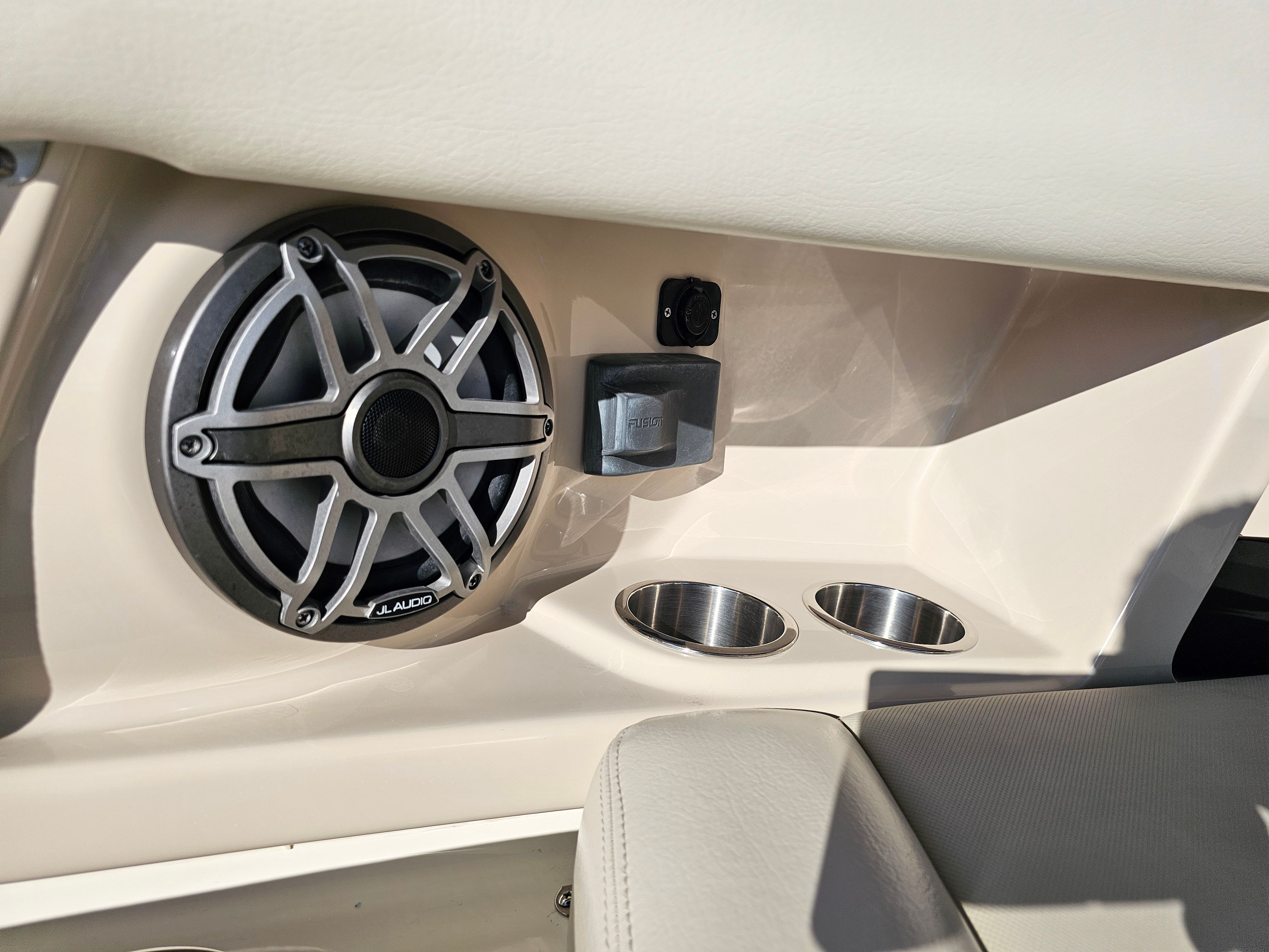 2021 Boston Whaler 350 REALM Image Thumbnail #49