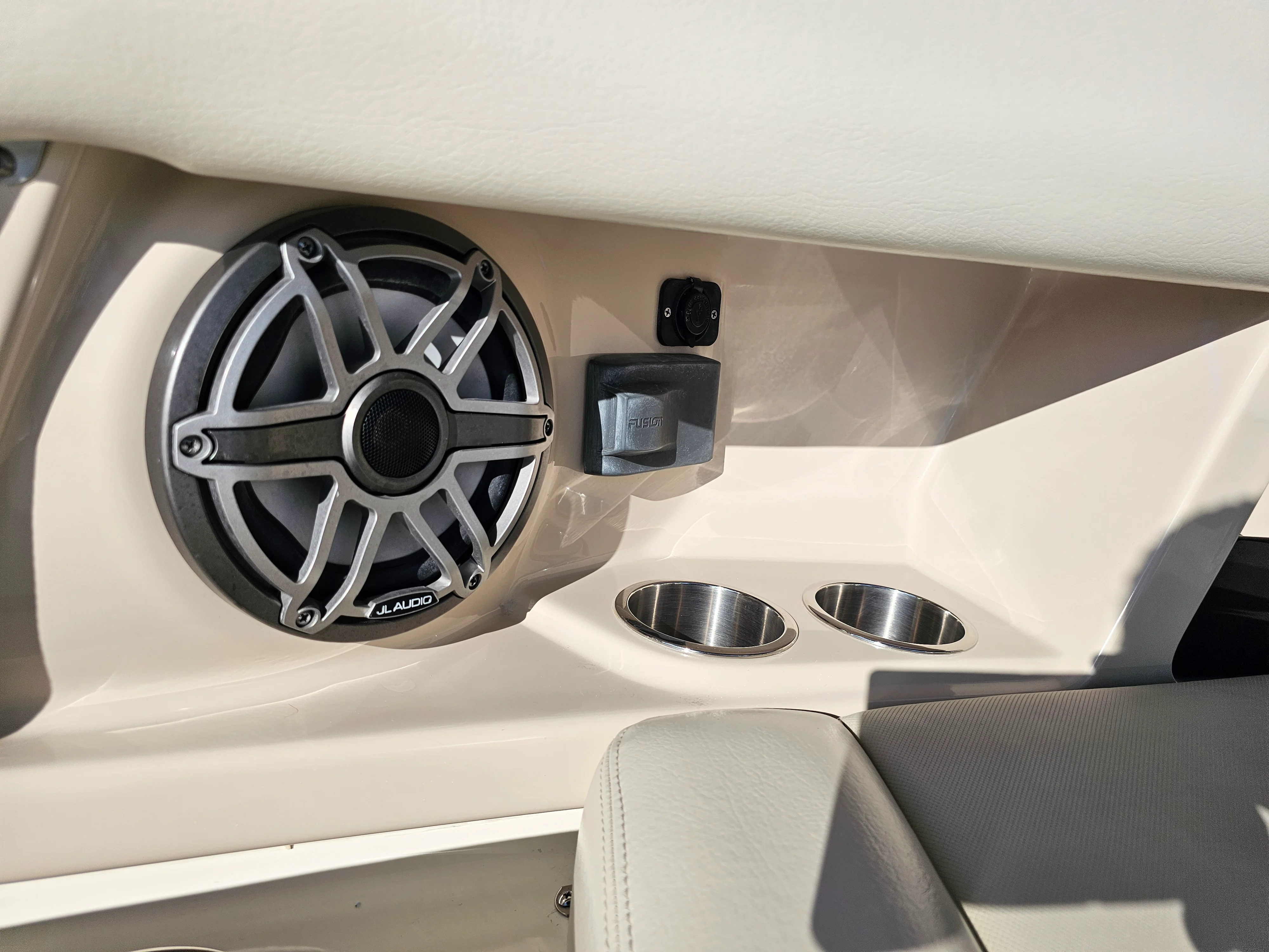 2021 Boston Whaler 350 REALM Image Thumbnail #49