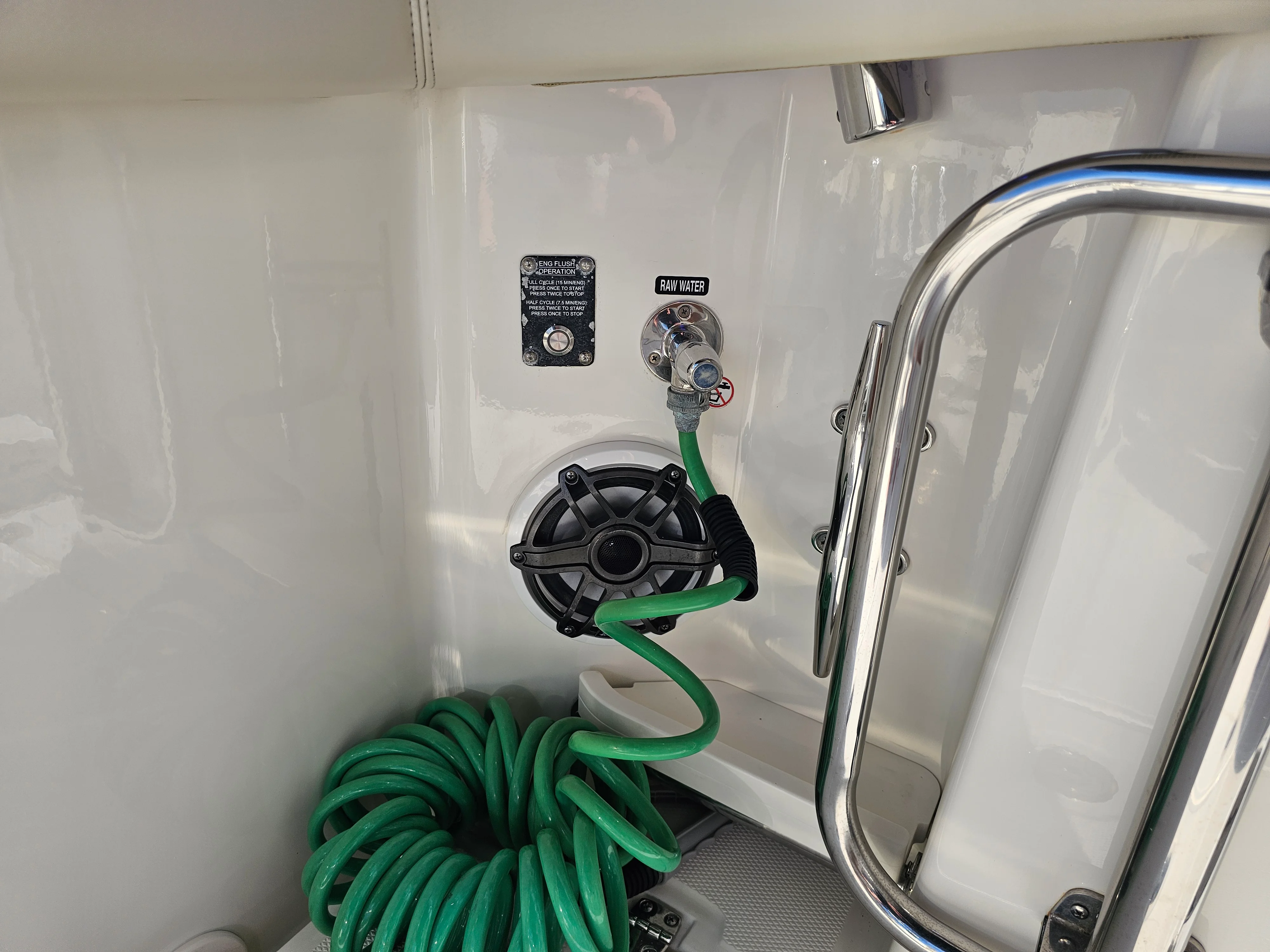 2021 Boston Whaler 350 REALM Image Thumbnail #24