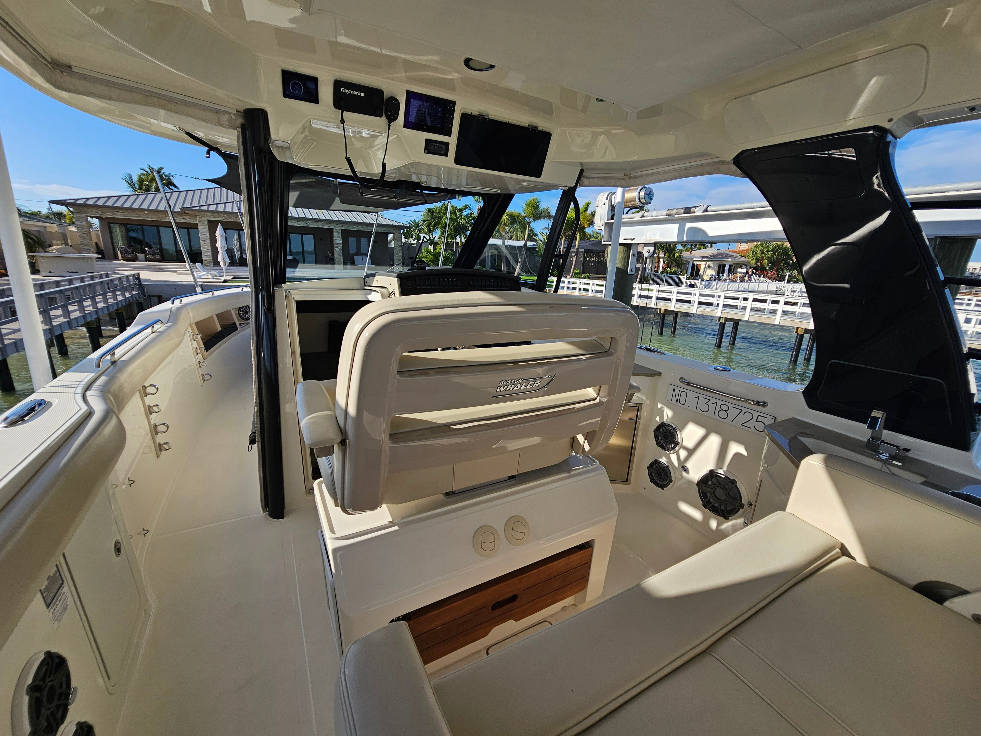 2021 Boston Whaler 350 REALM Image Thumbnail #27