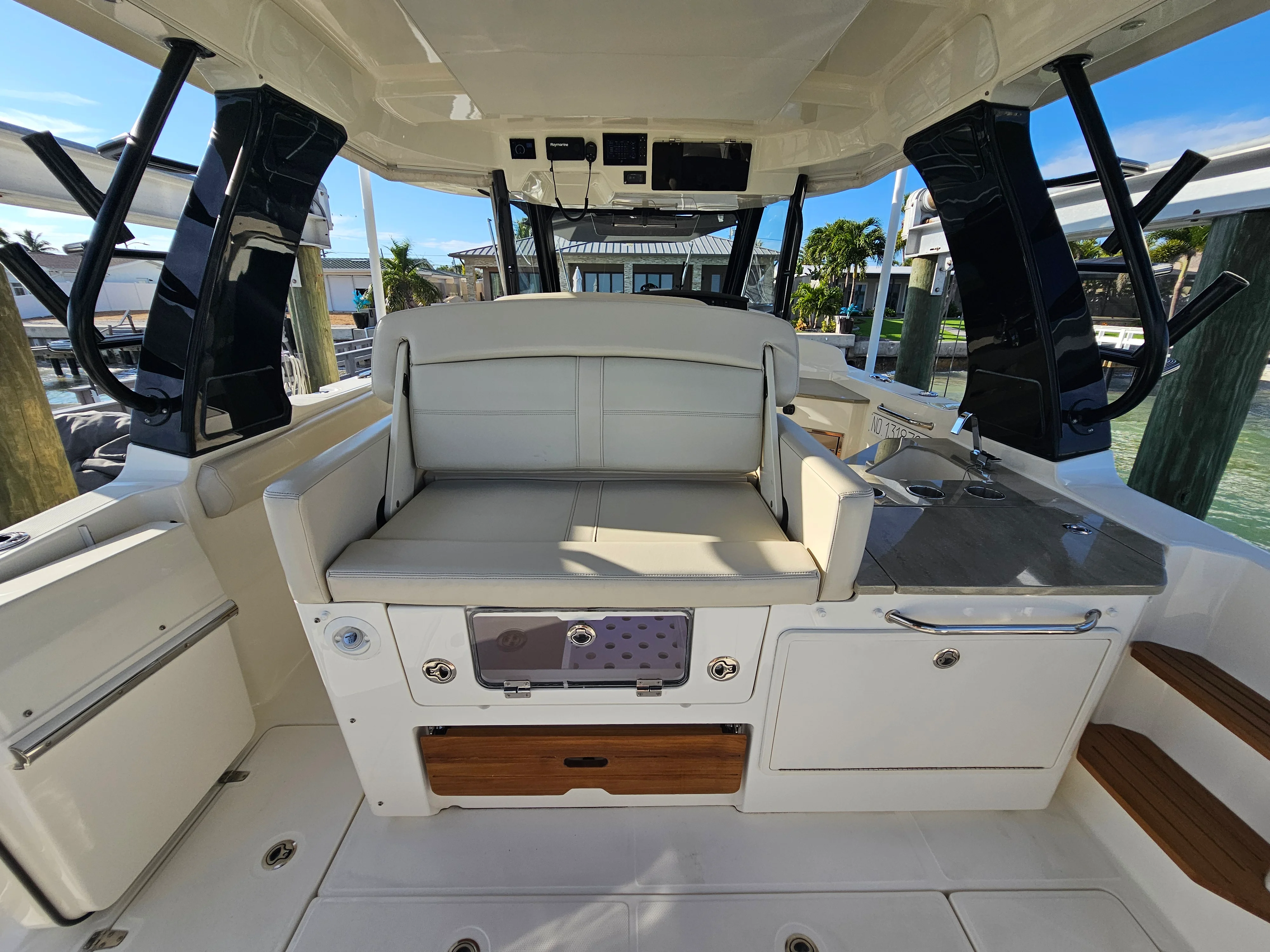 2021 Boston Whaler 350 REALM Image Thumbnail #16