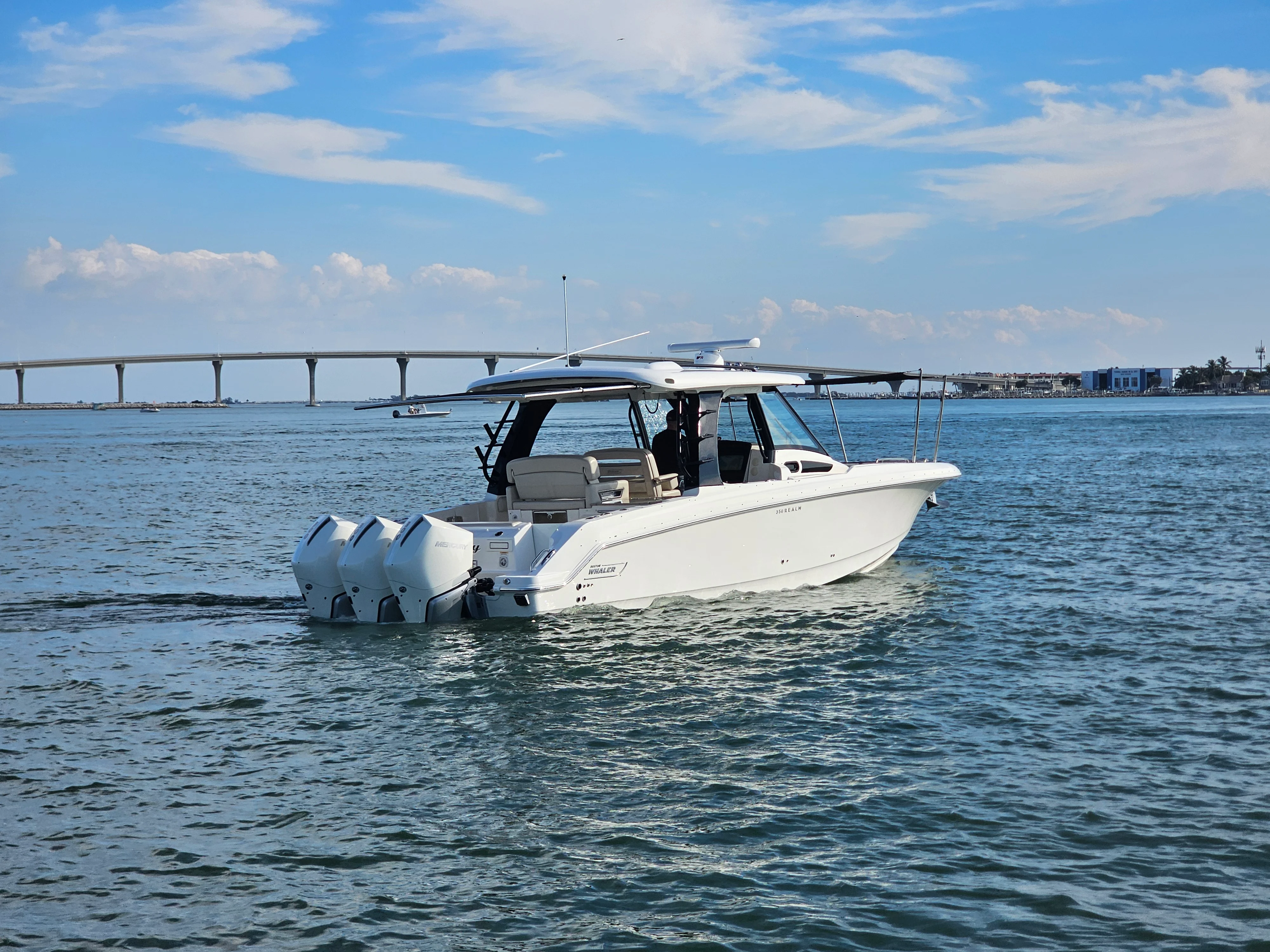 2021 Boston Whaler 350 REALM Image Thumbnail #5