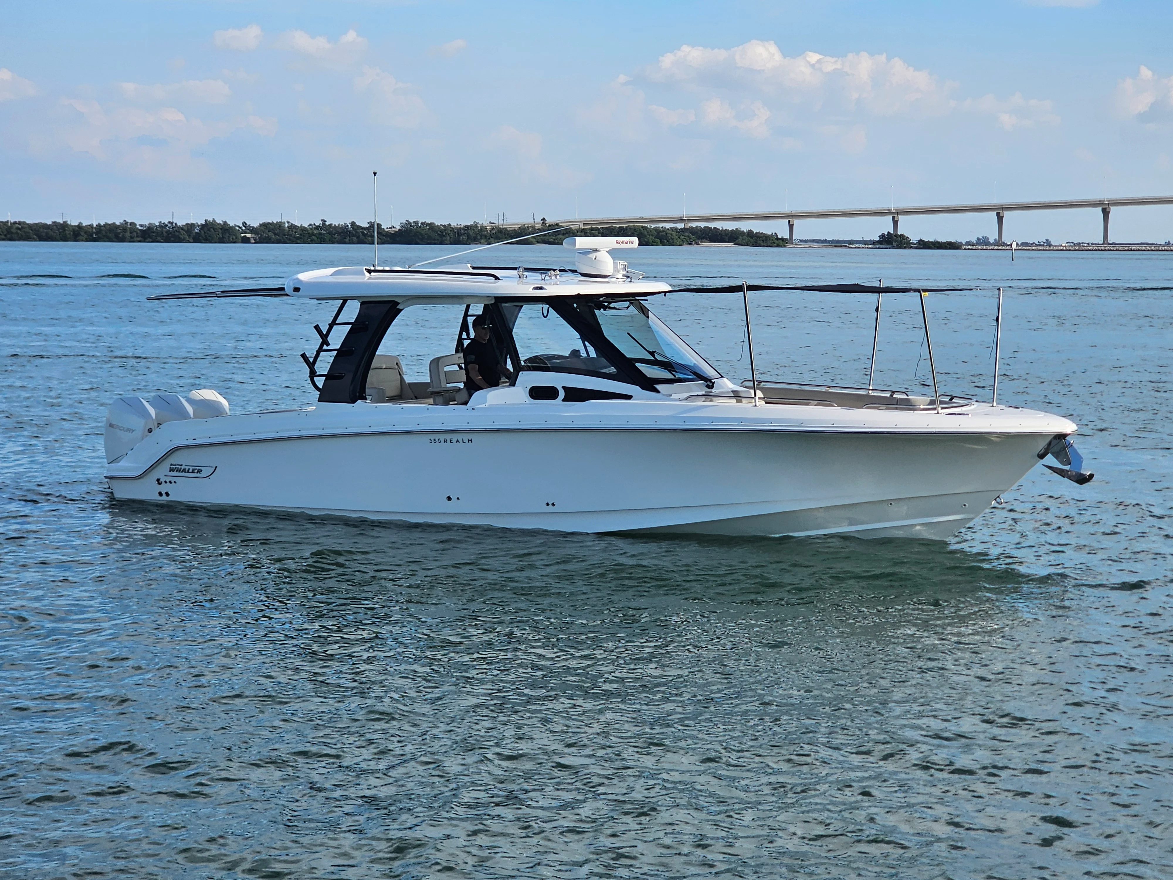 2021 Boston Whaler 350 REALM Image Thumbnail #3