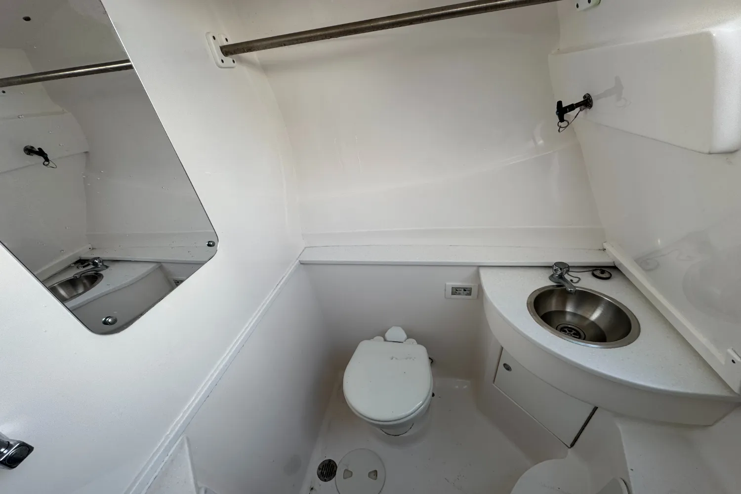 2017 Intrepid 400 Image Thumbnail #30