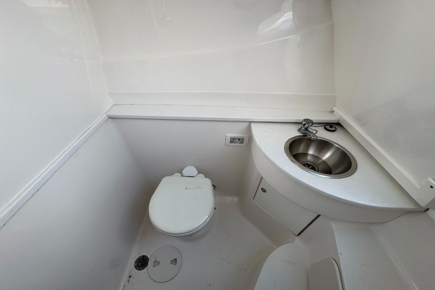 2017 Intrepid 400 Image Thumbnail #29