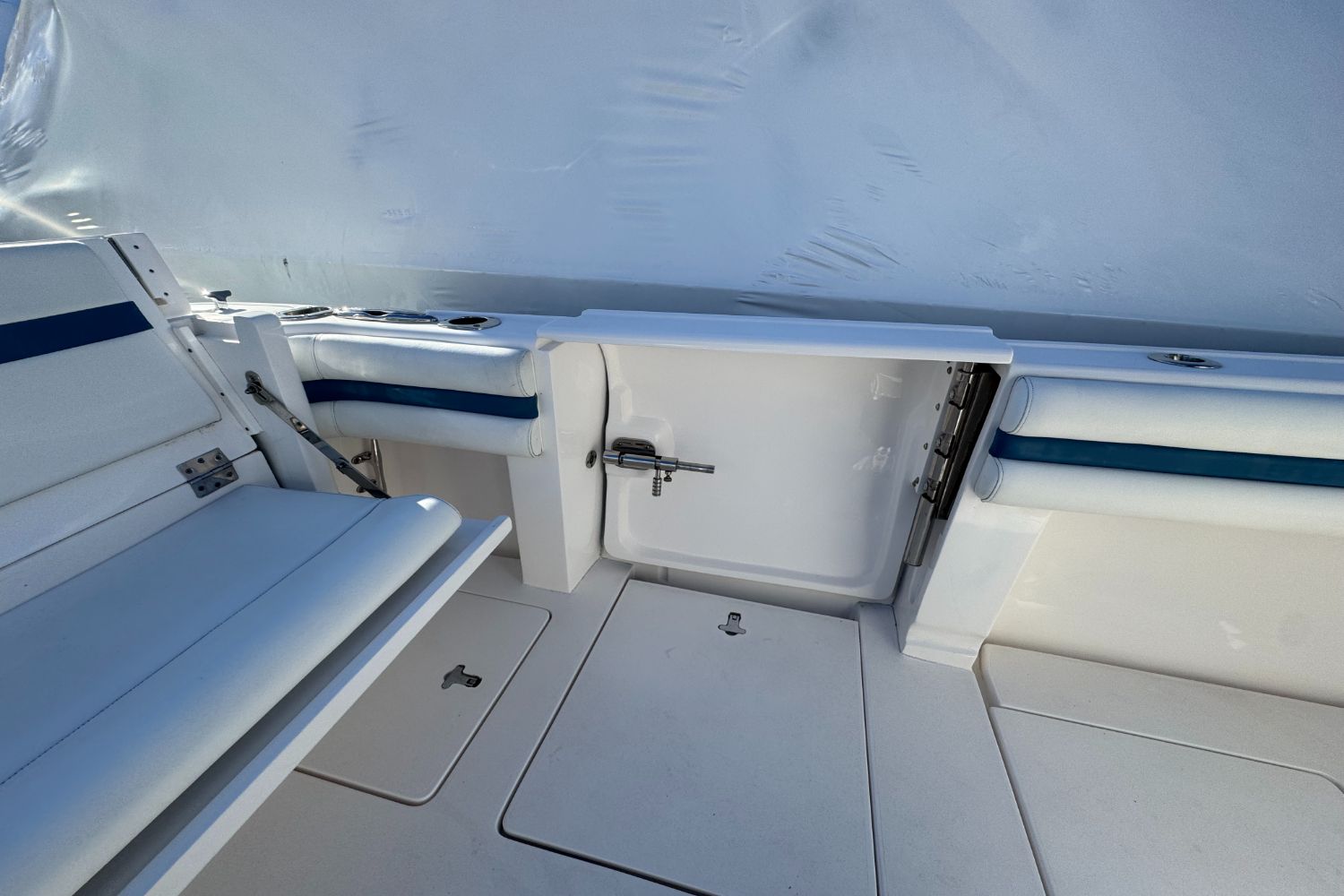 2017 Intrepid 400 Image Thumbnail #8