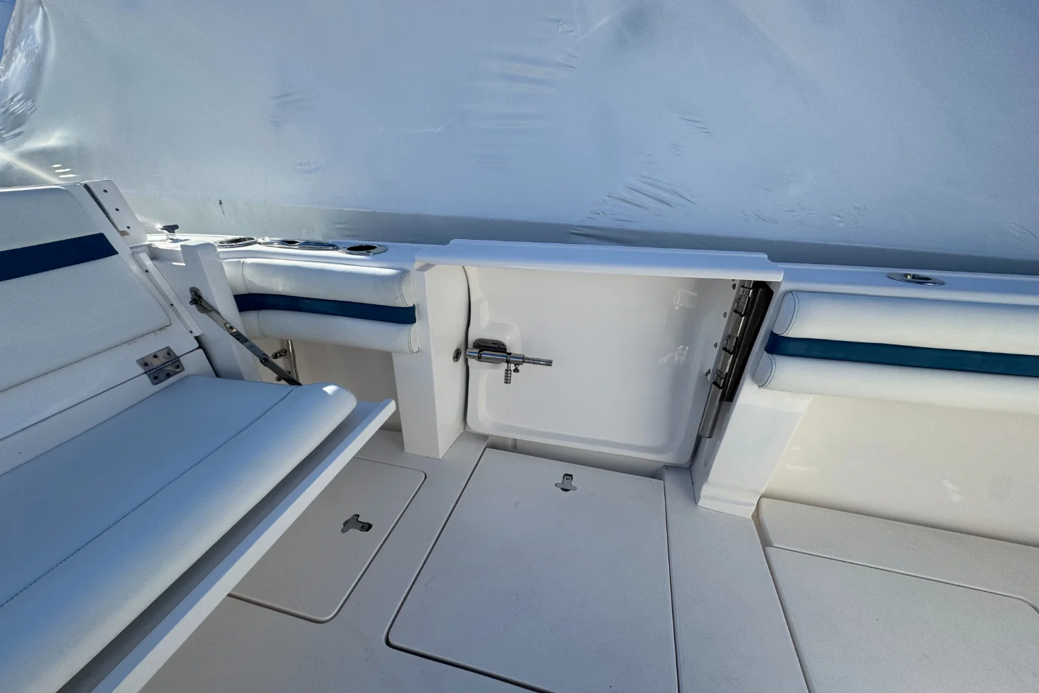 2017 Intrepid 400 Image Thumbnail #8