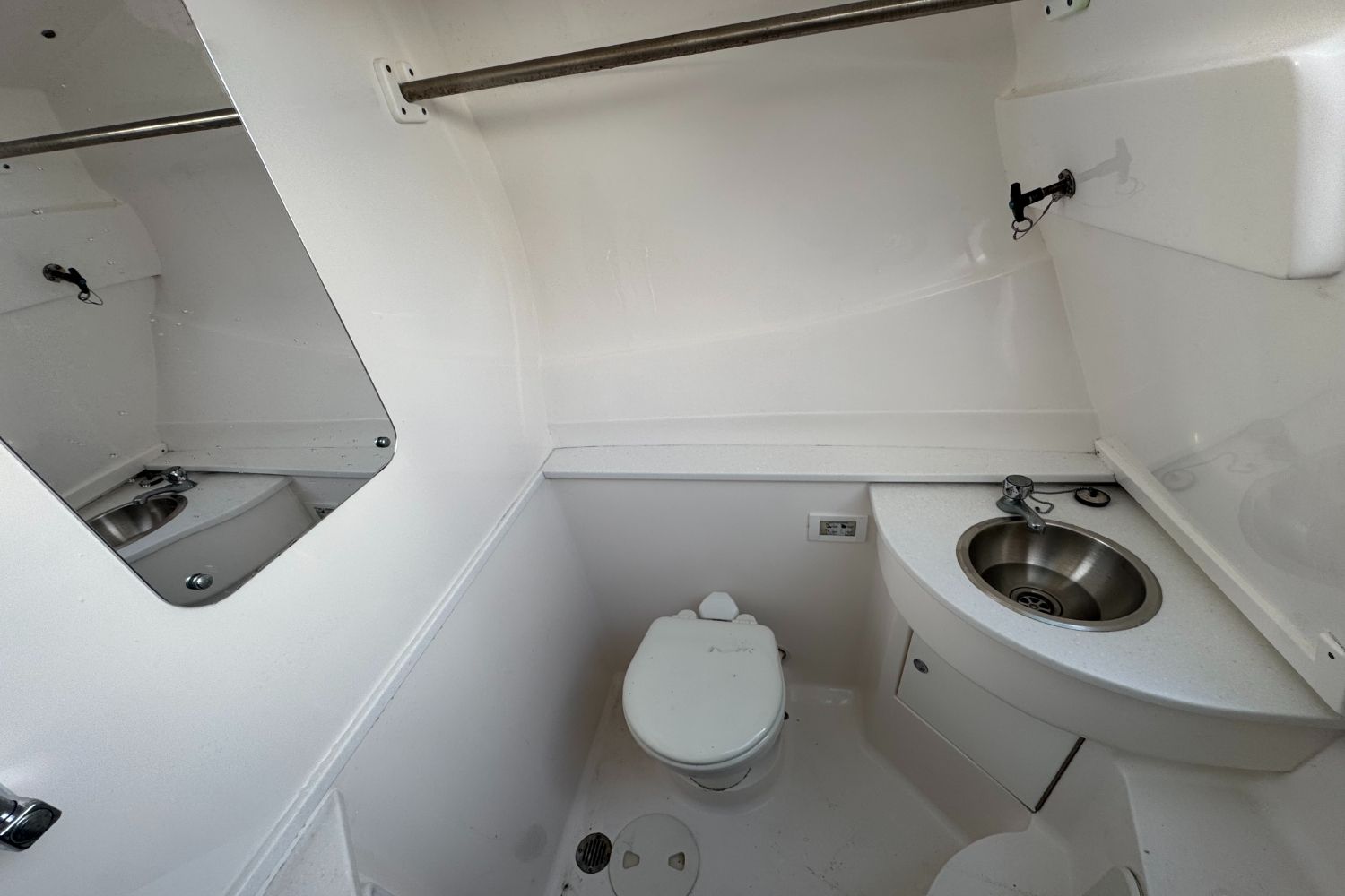 2017 Intrepid 400 Image Thumbnail #30