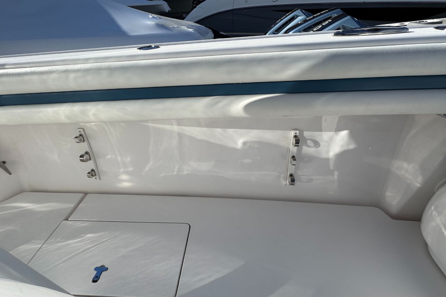 2017 Intrepid 400 Image Thumbnail #11