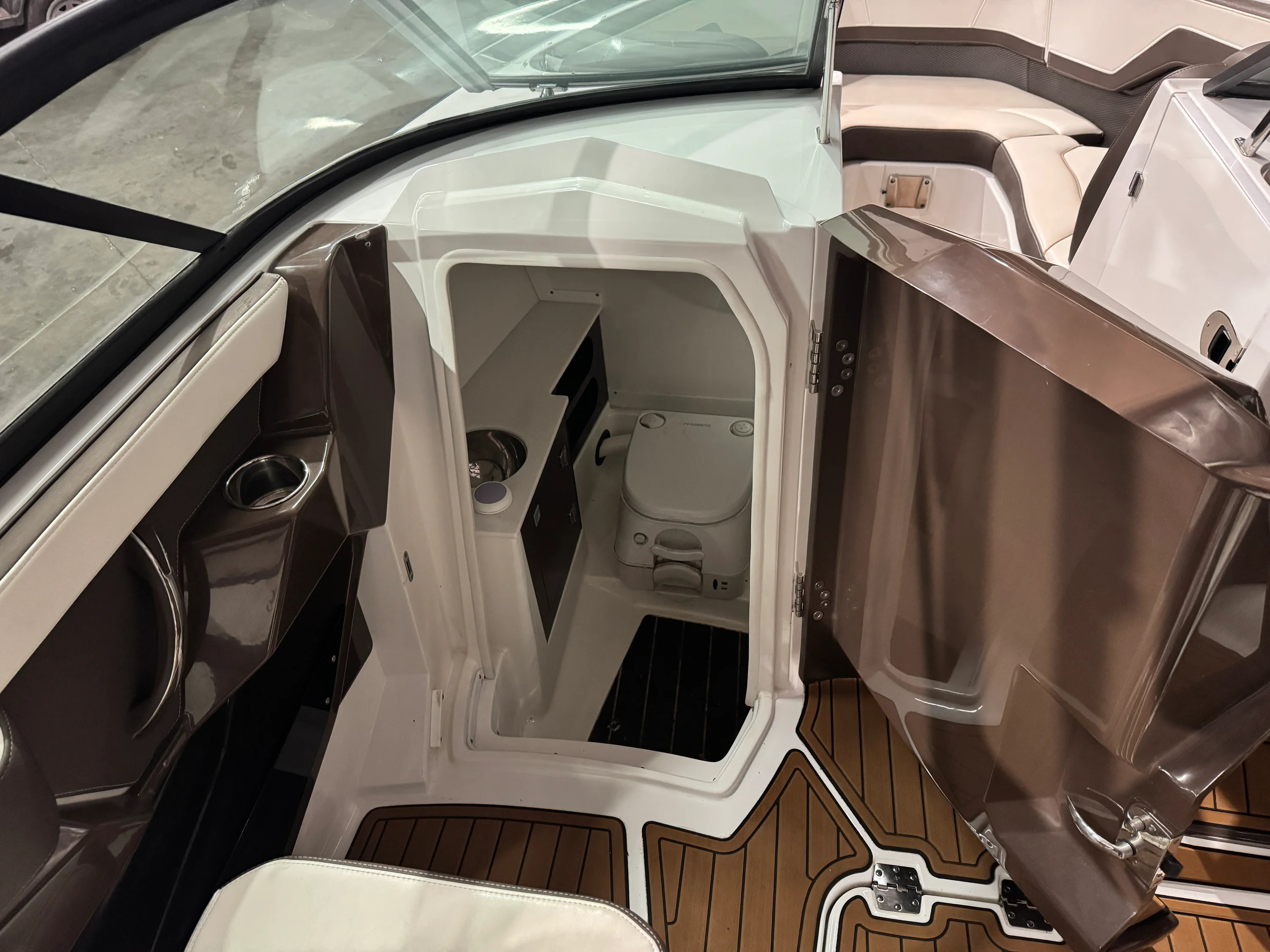 2018 Monterey 258SS Image Thumbnail #26